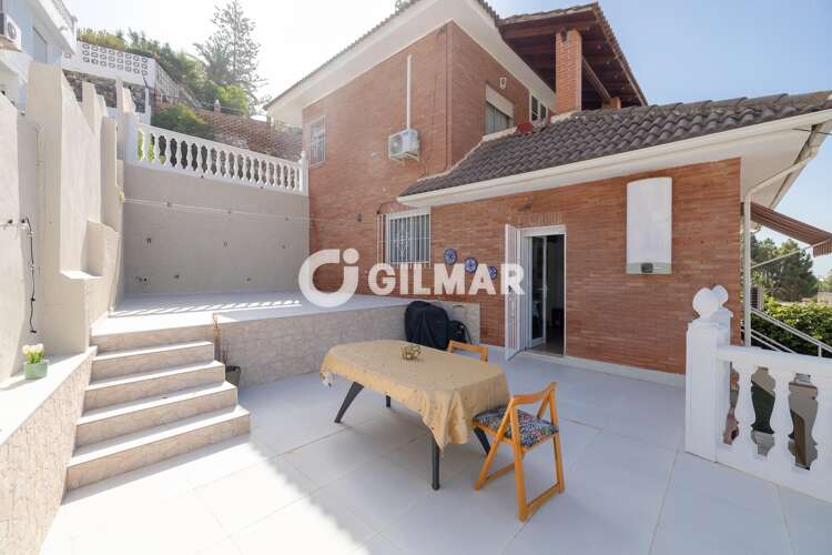Chalet Independiente en venta en Puerto de la Torre – Málaga | Gilmar
