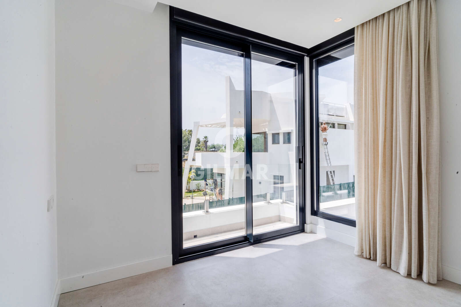 Property slider Gilmar