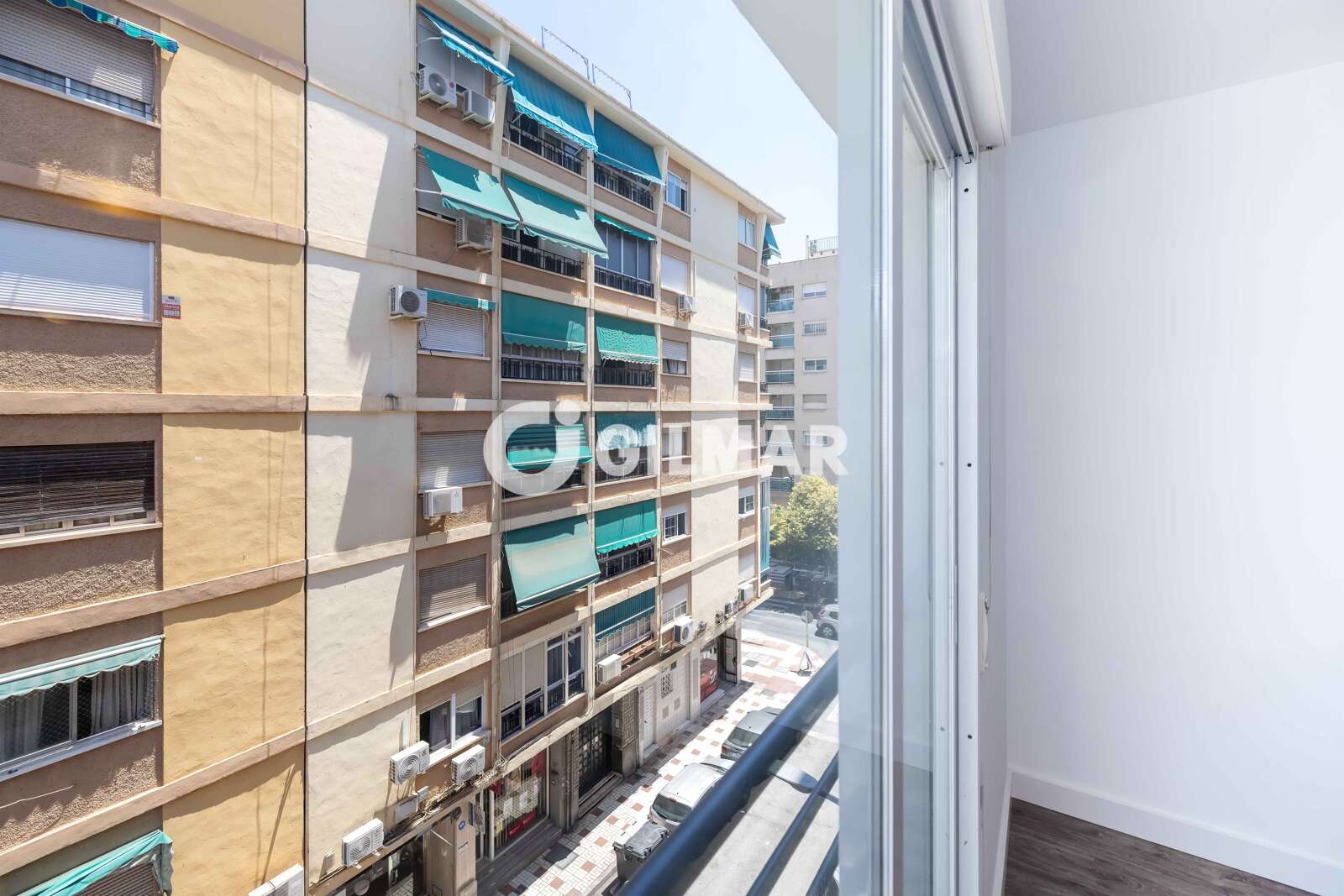 Property slider Gilmar