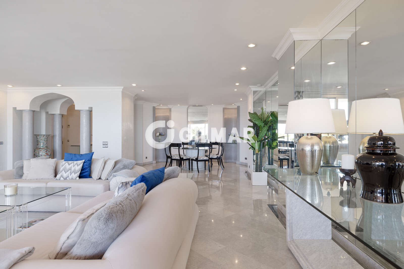 Property slider Gilmar