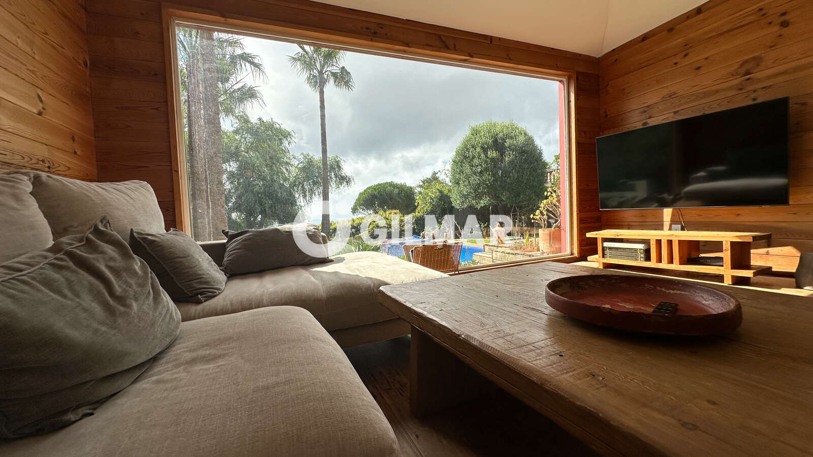Property slider Gilmar