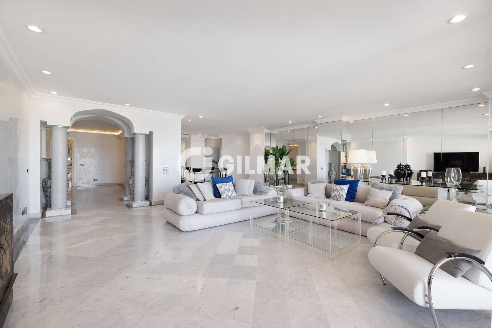 Property slider Gilmar