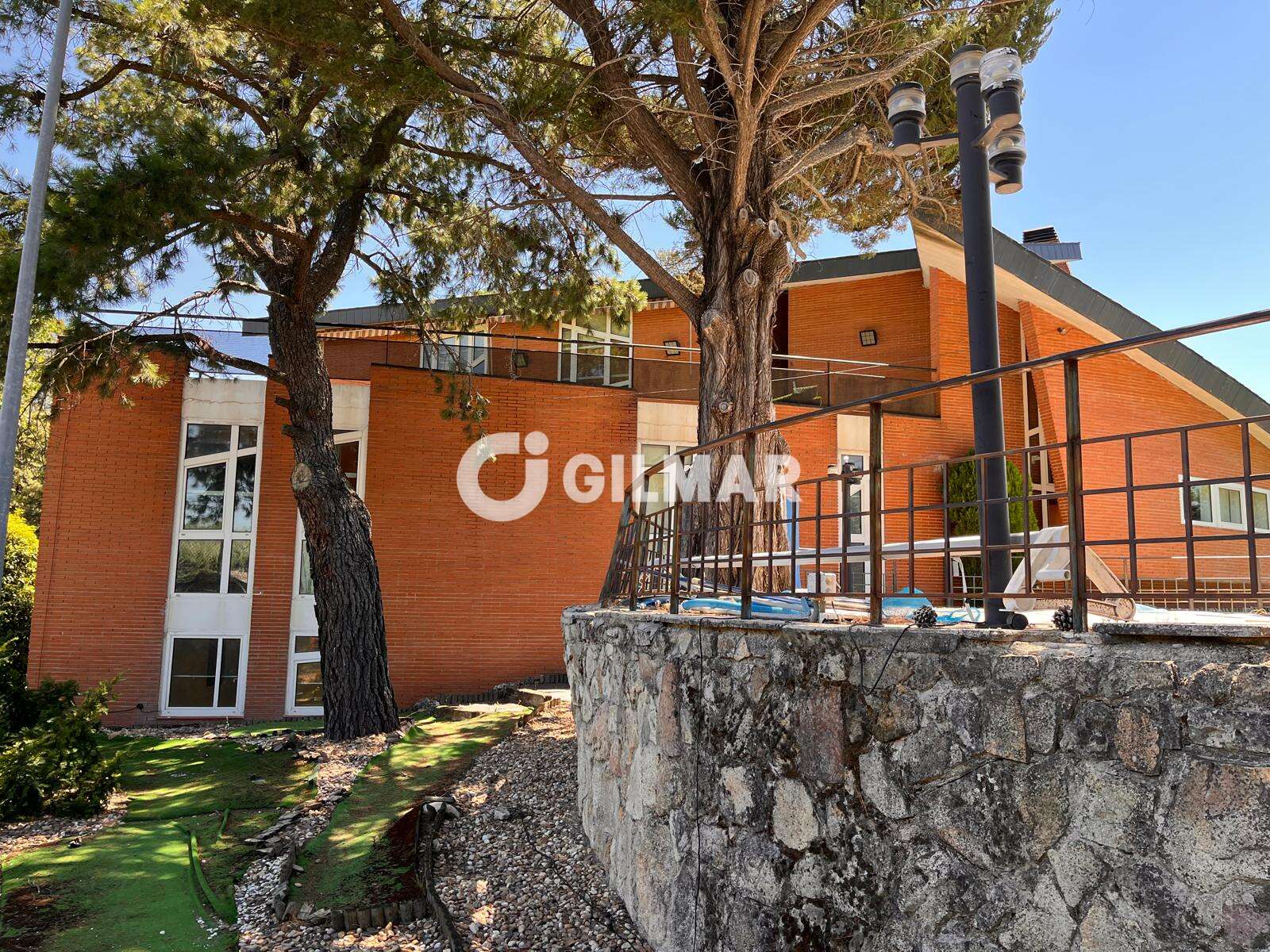 Property slider Gilmar