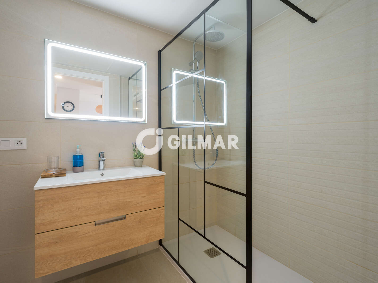 Property slider Gilmar