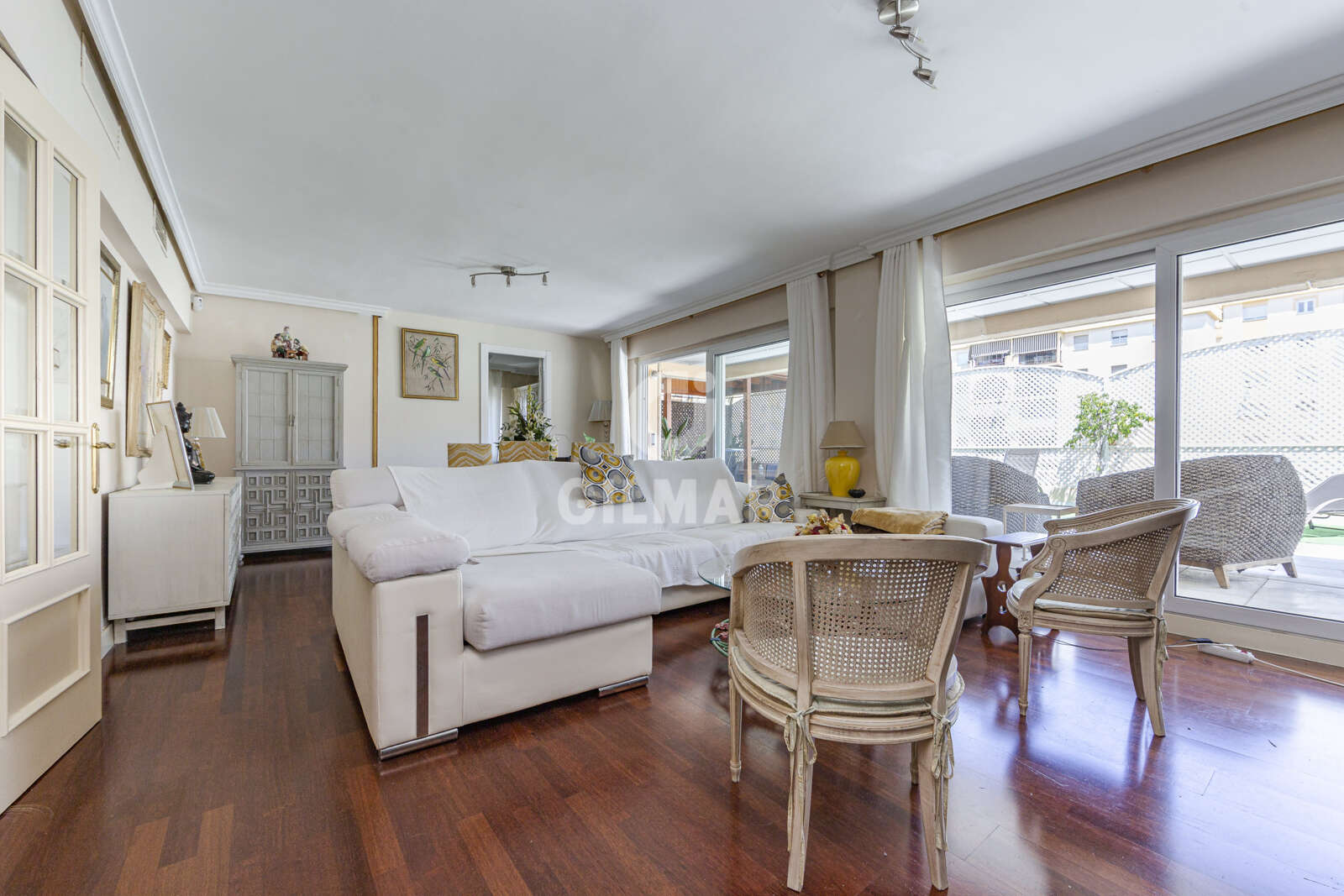 Property slider Gilmar