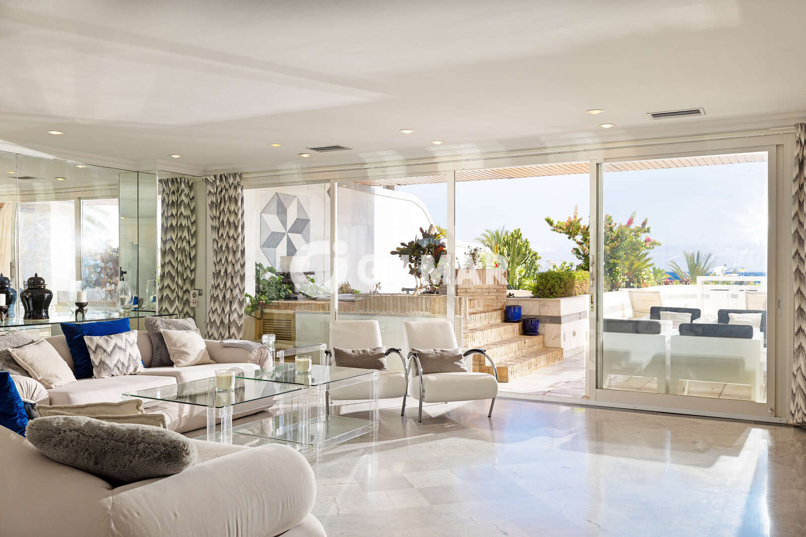 Property slider Gilmar