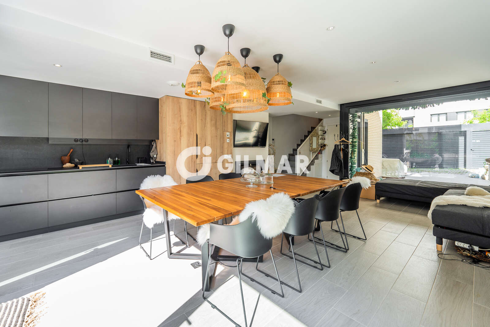 Property slider Gilmar