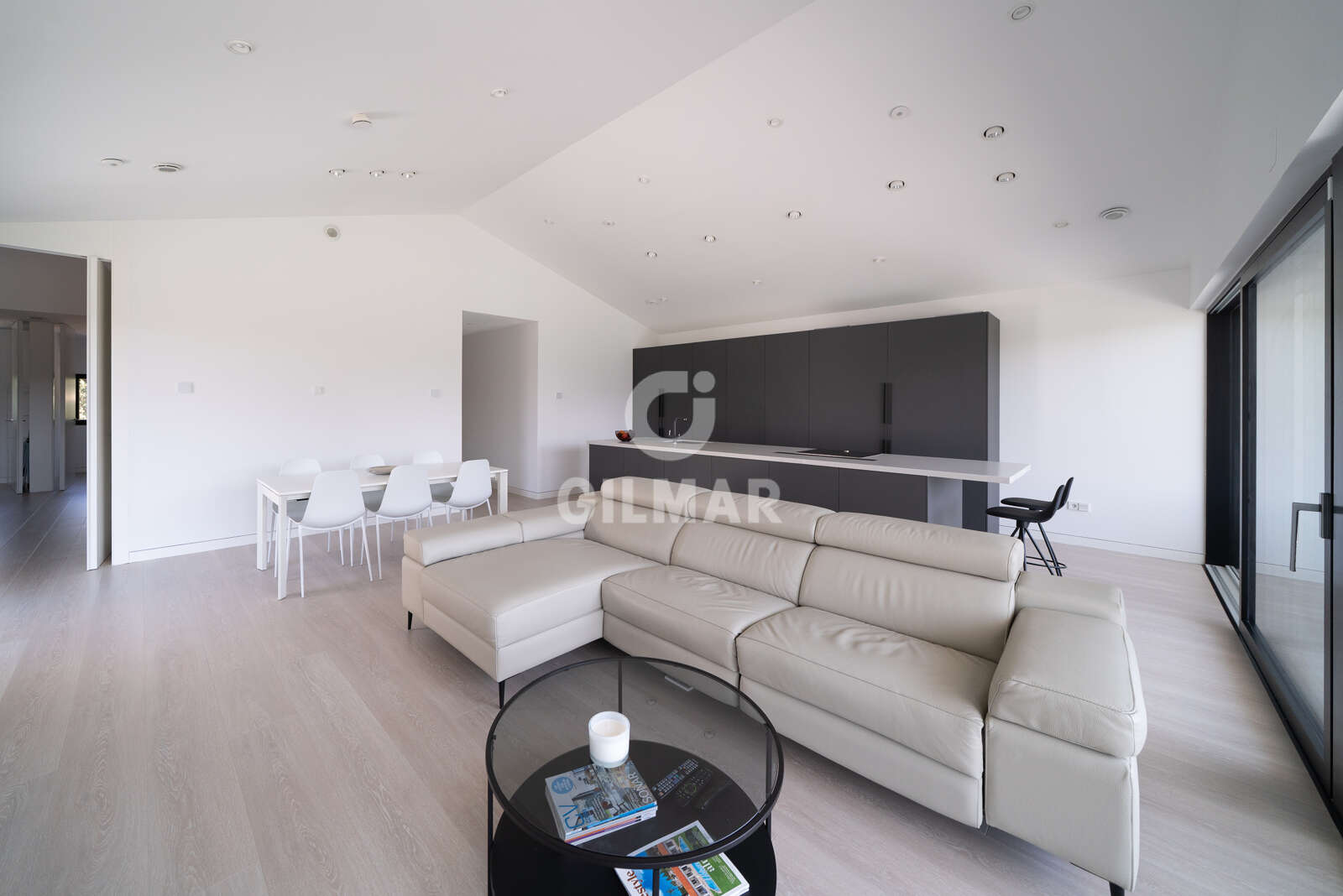 Property slider Gilmar