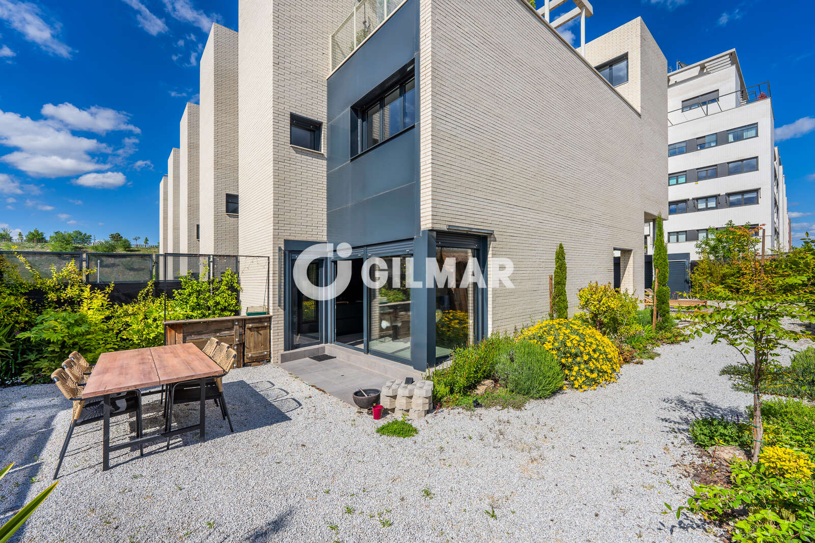Property slider Gilmar
