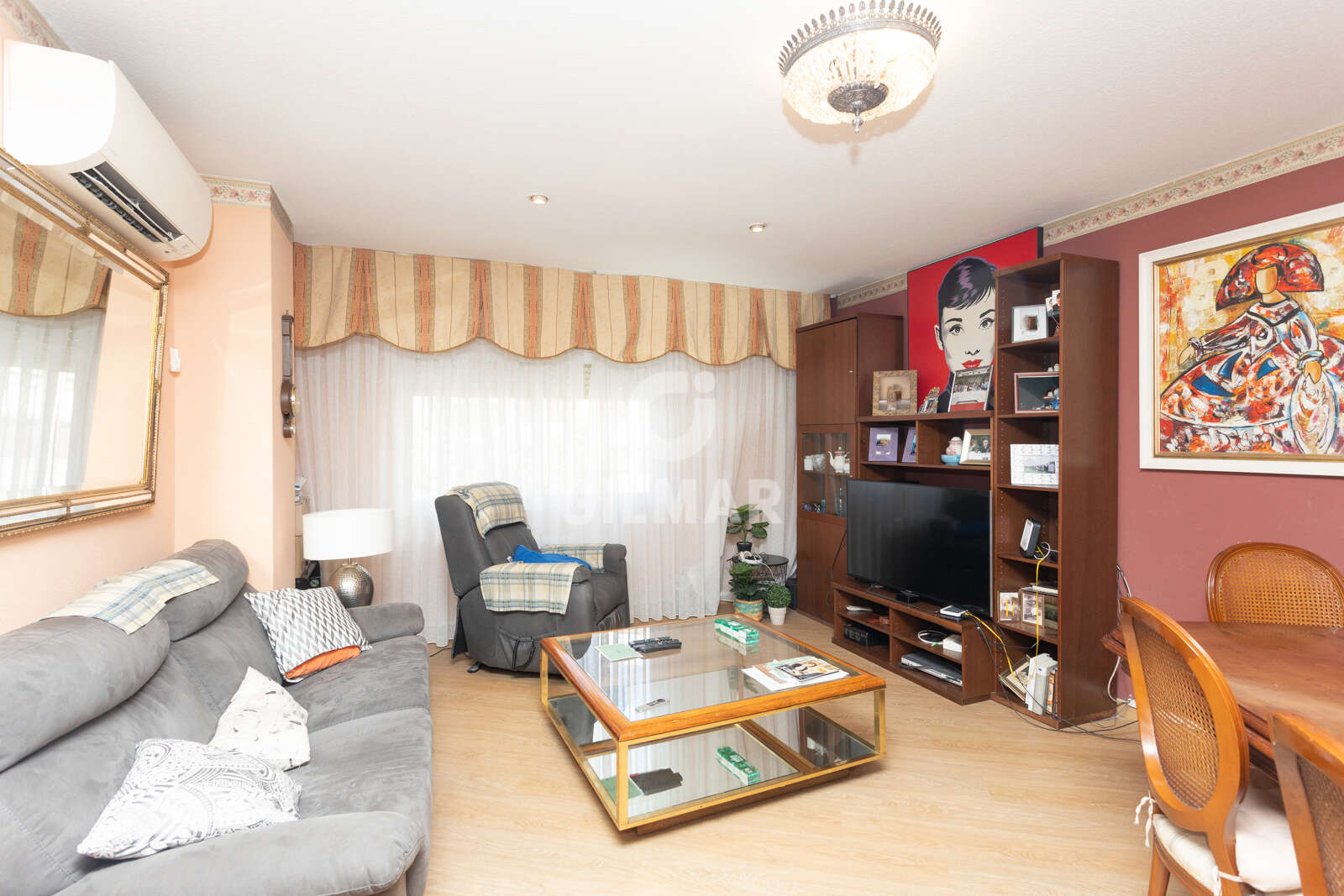 Property slider Gilmar