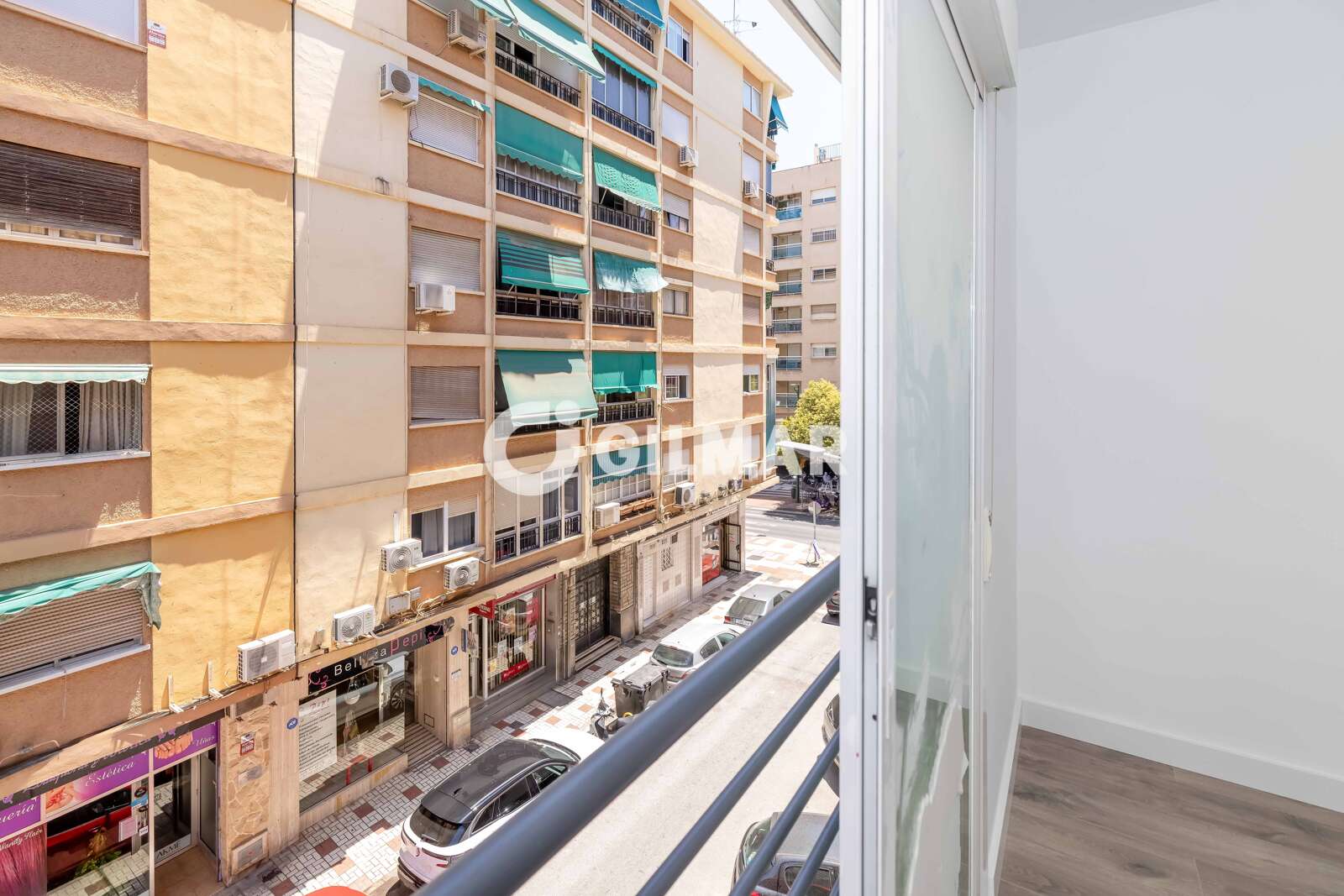 Property slider Gilmar