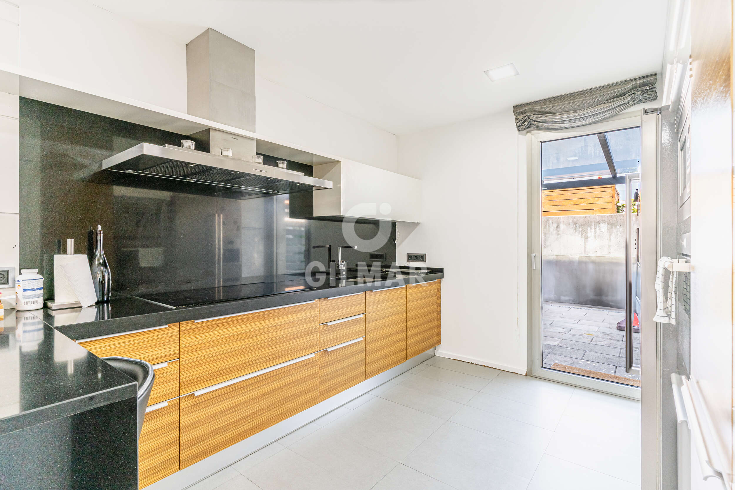 Photo of Semi-detached house