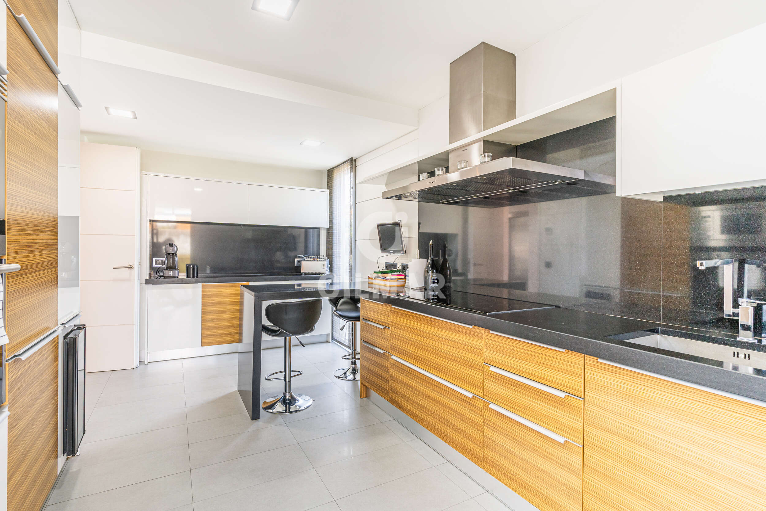 Photo of Semi-detached house
