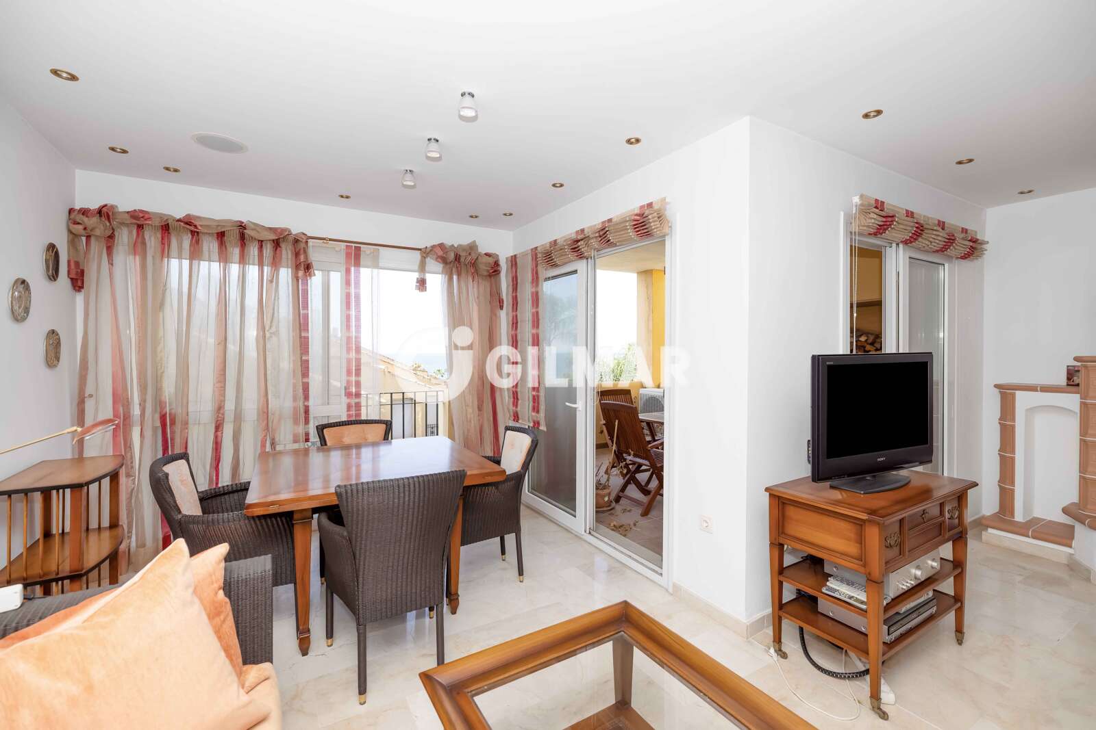 Property slider Gilmar