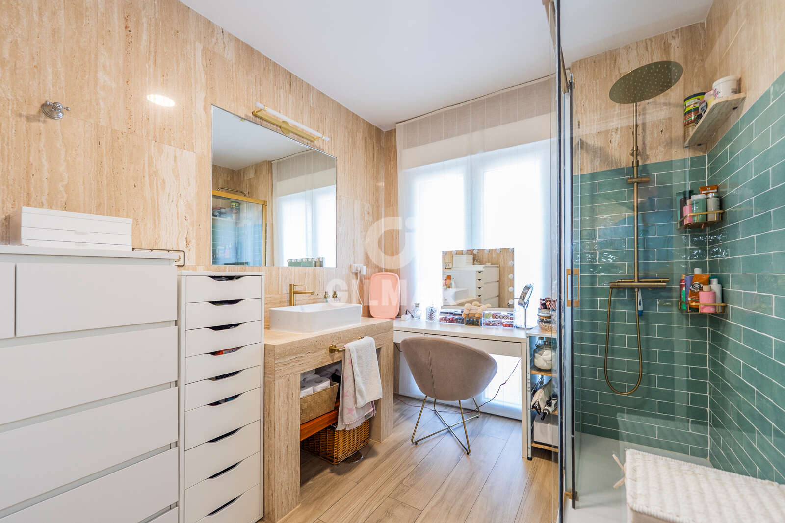 Property slider Gilmar