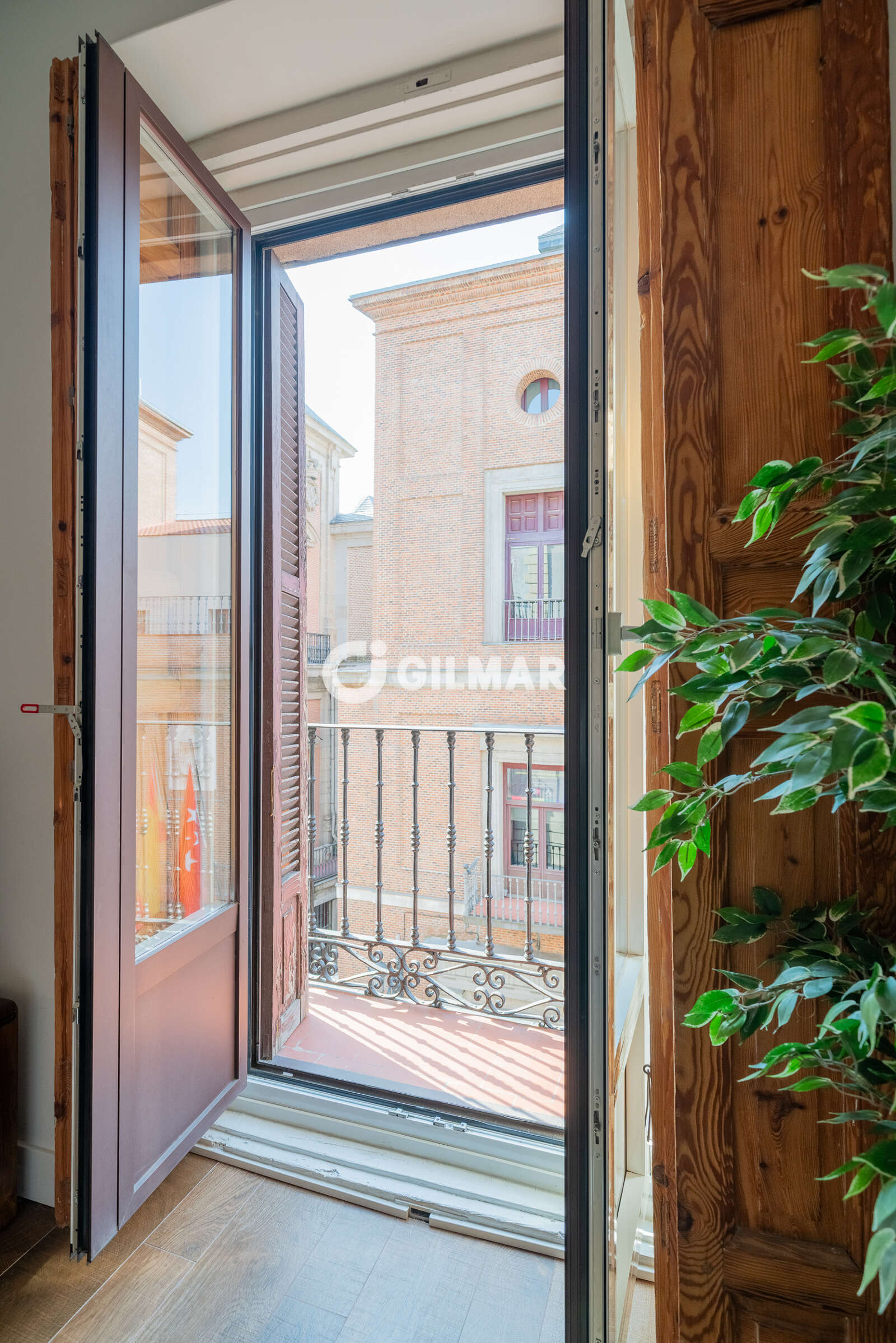 Property slider Gilmar