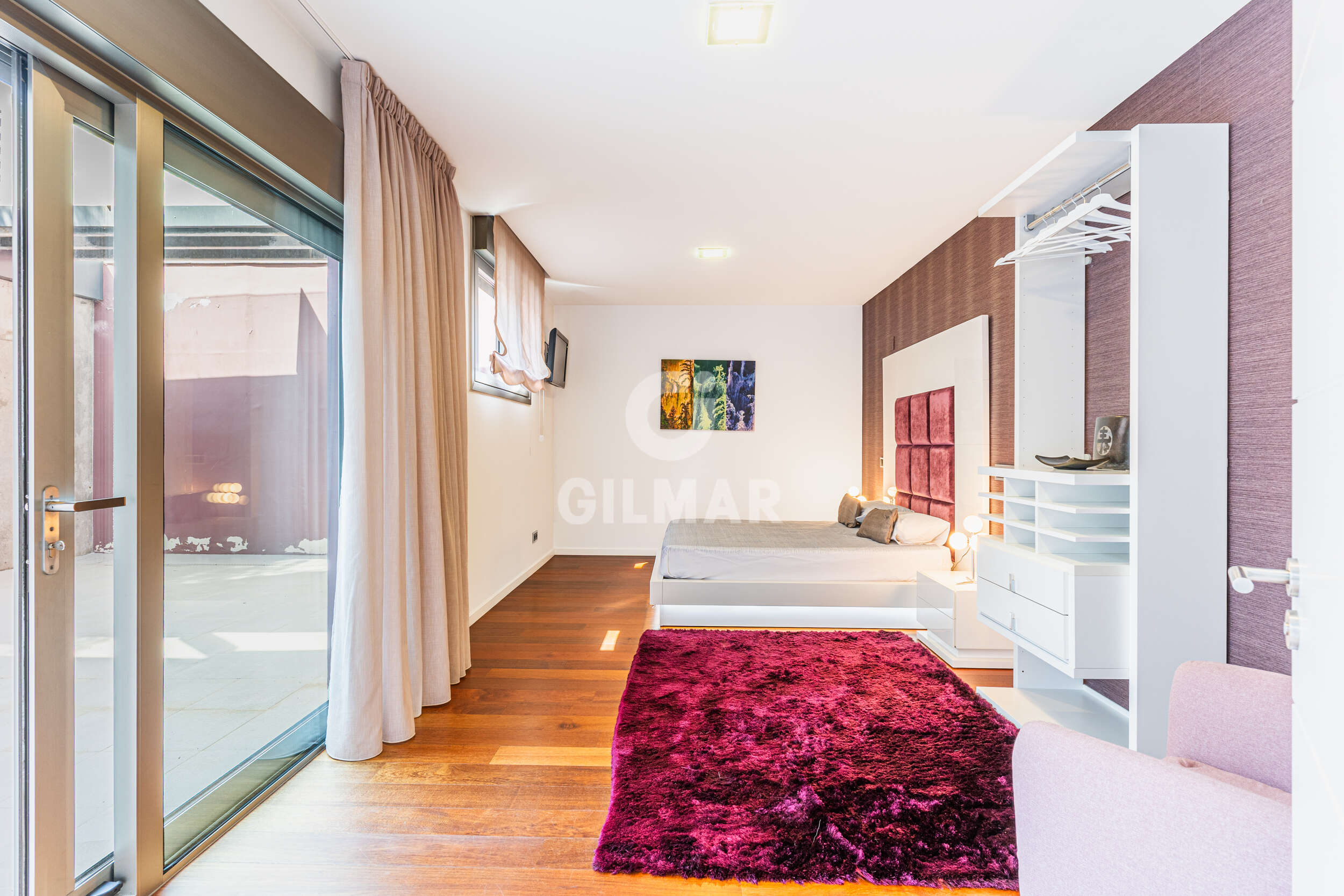 Photo of Semi-detached house