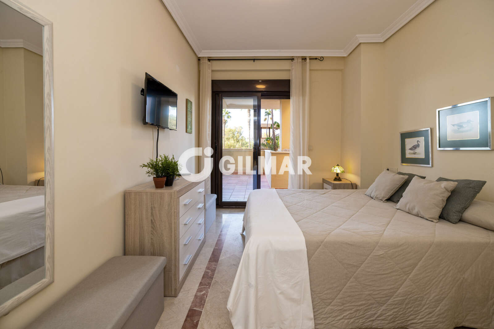 Property slider Gilmar