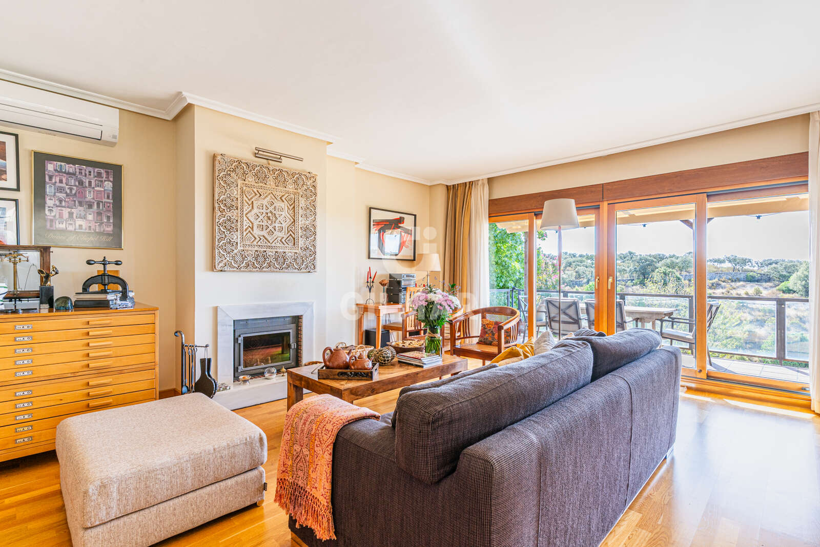 Property slider Gilmar