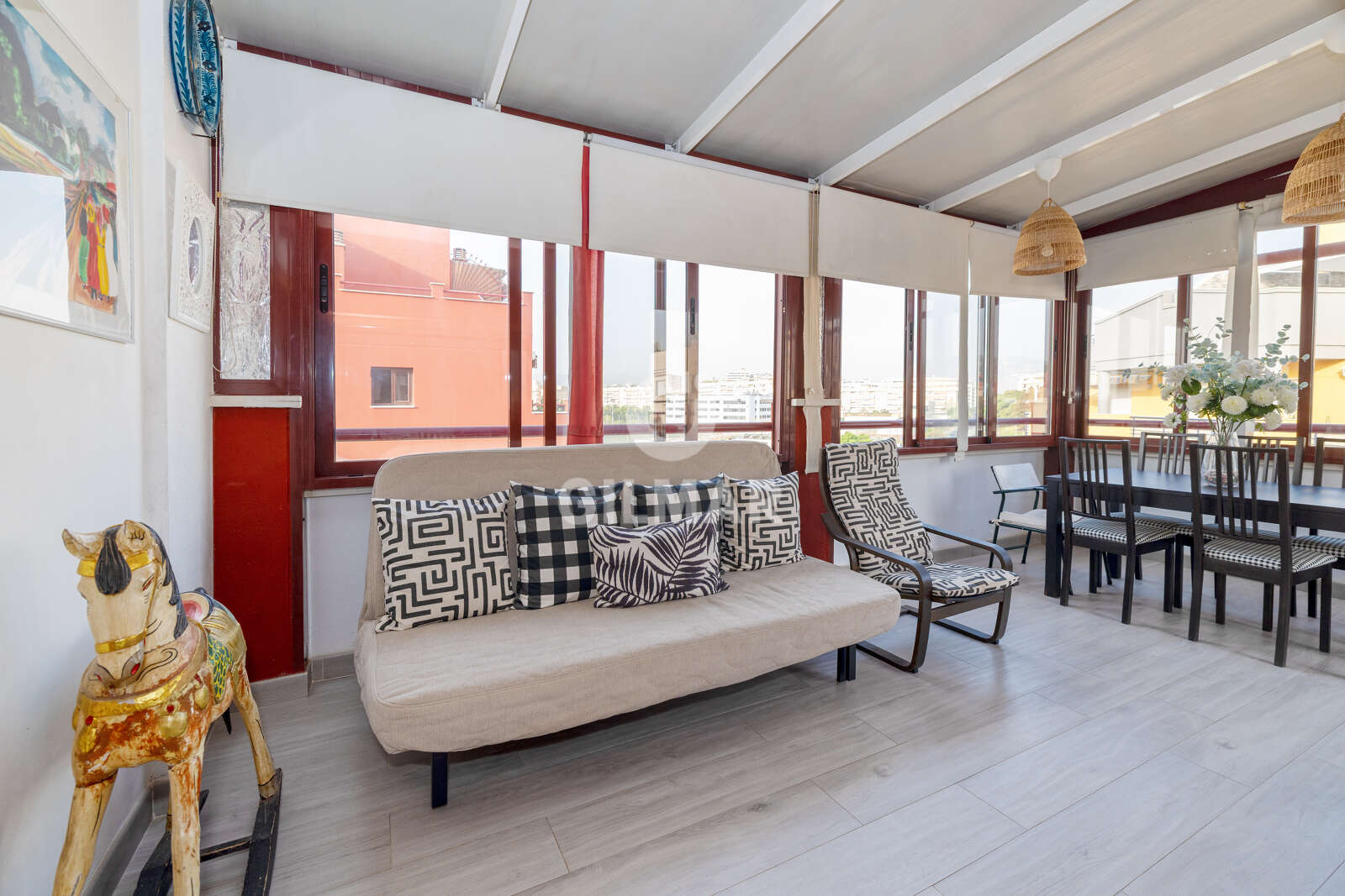 Property slider Gilmar