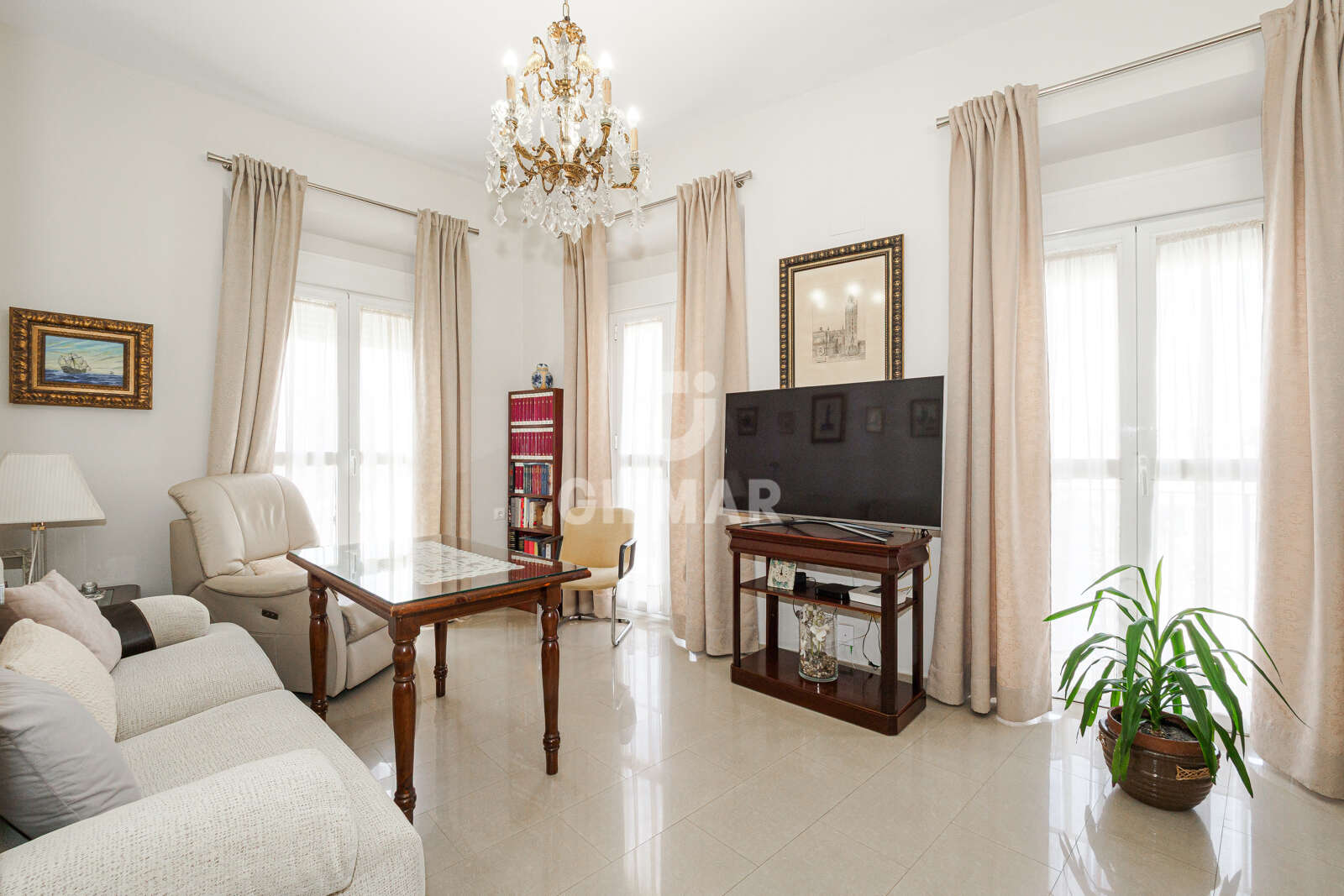 Property slider Gilmar