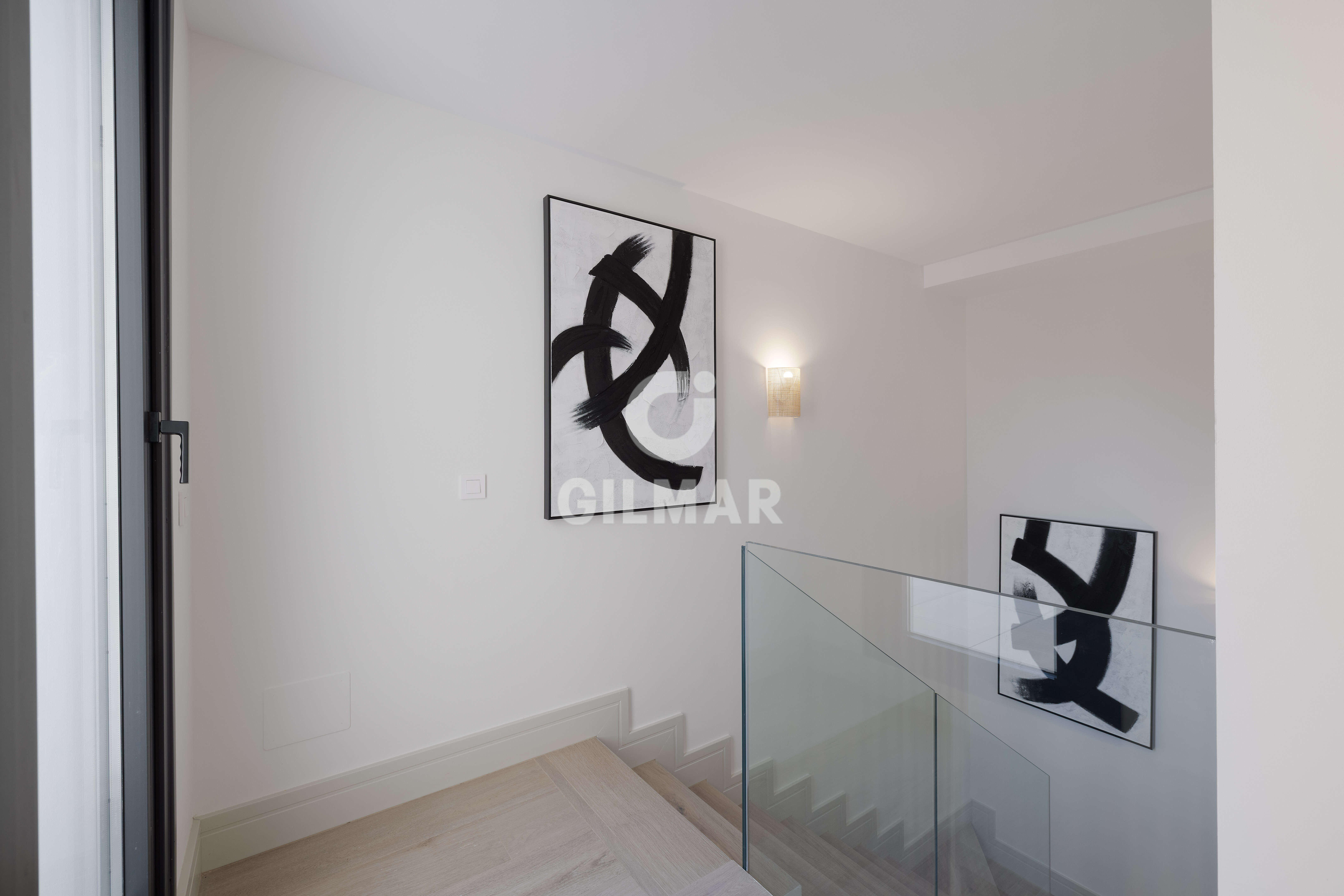 Photo of Semi-detached house