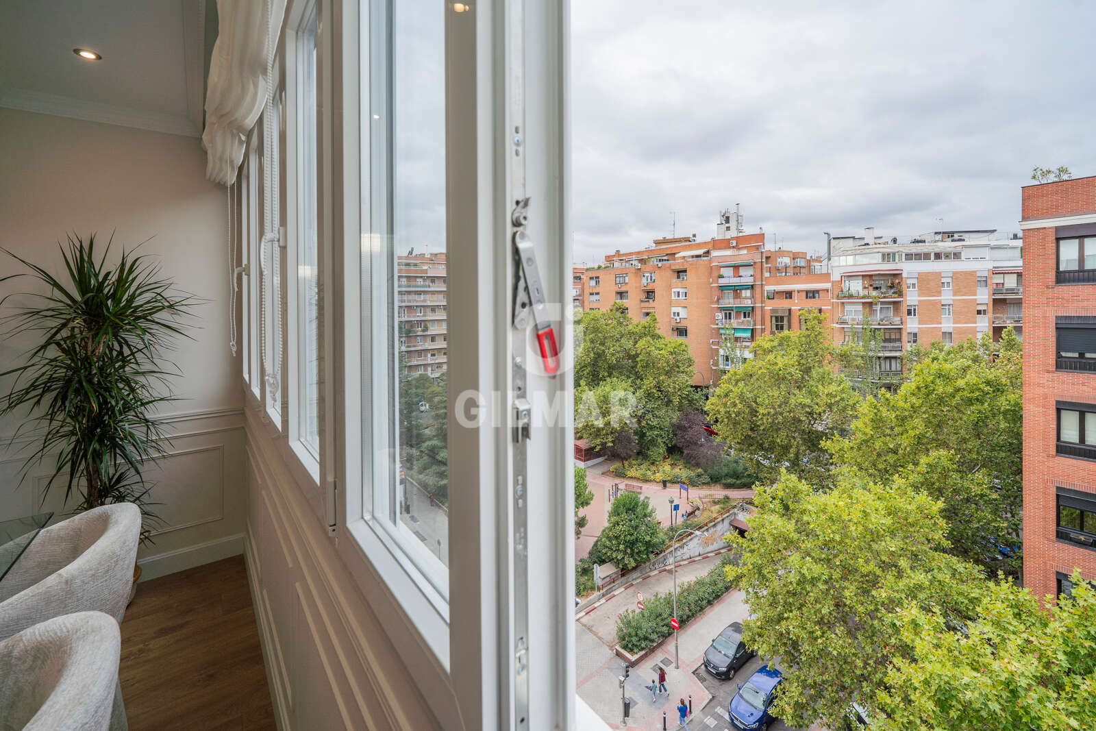 Property slider Gilmar