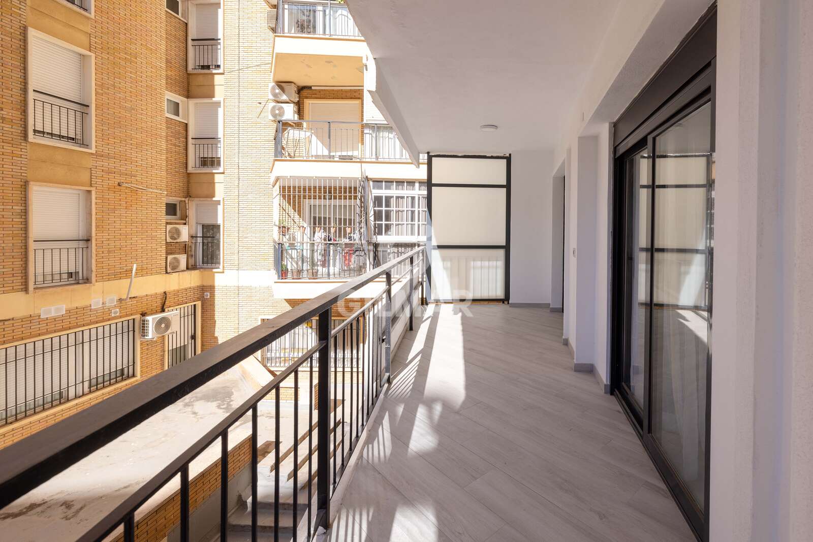 Property slider Gilmar