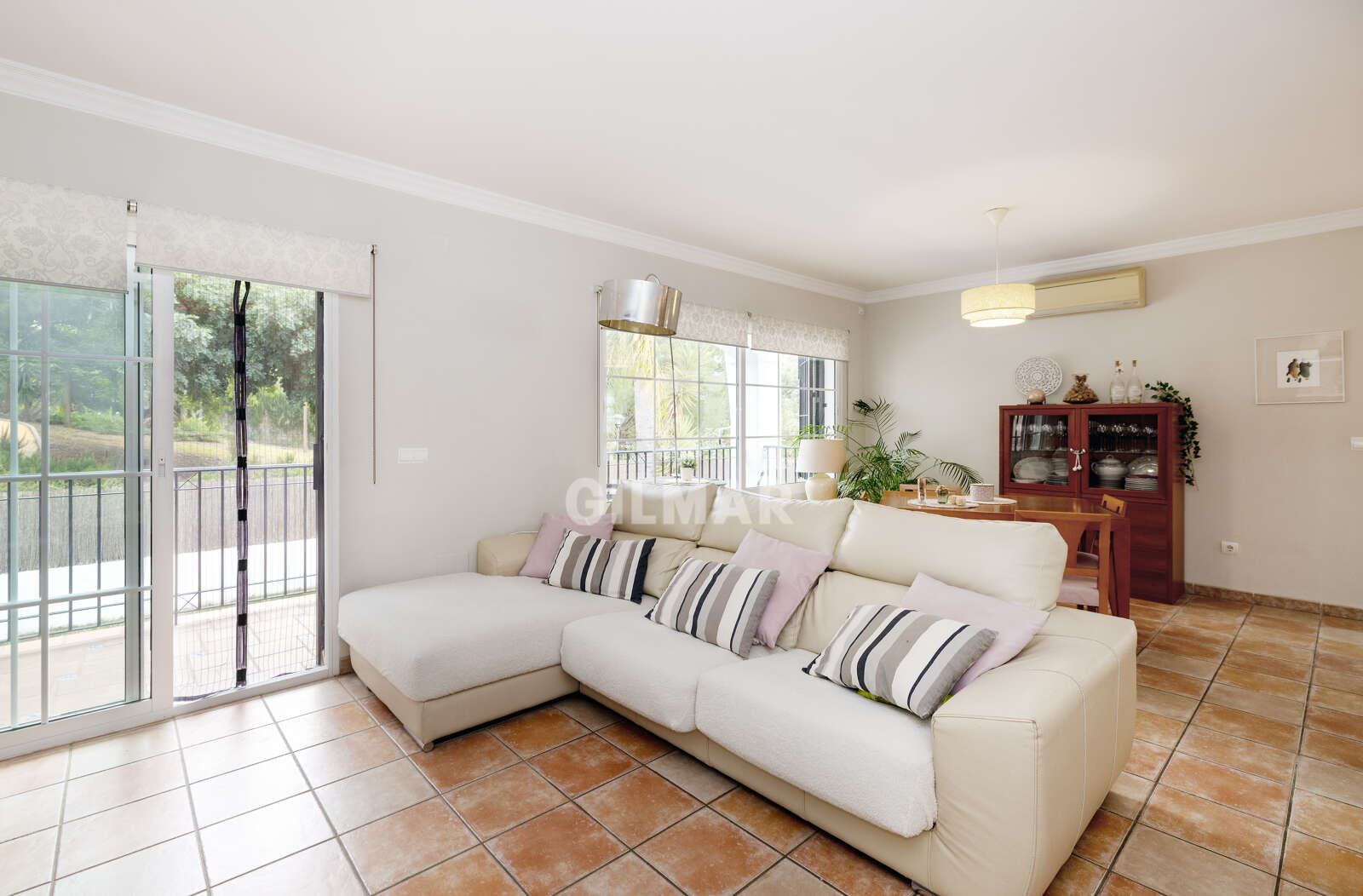 Property slider Gilmar