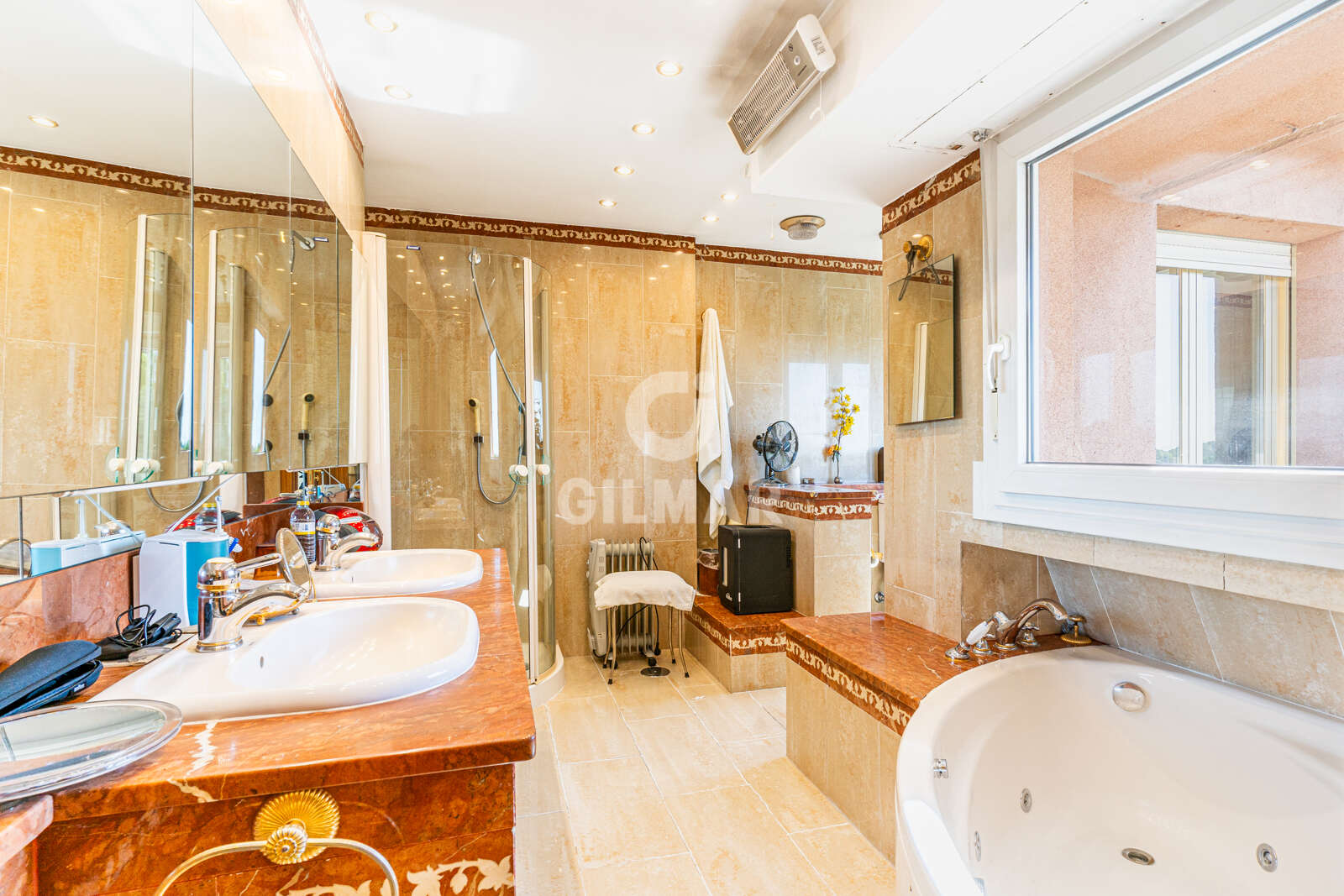 Property slider Gilmar