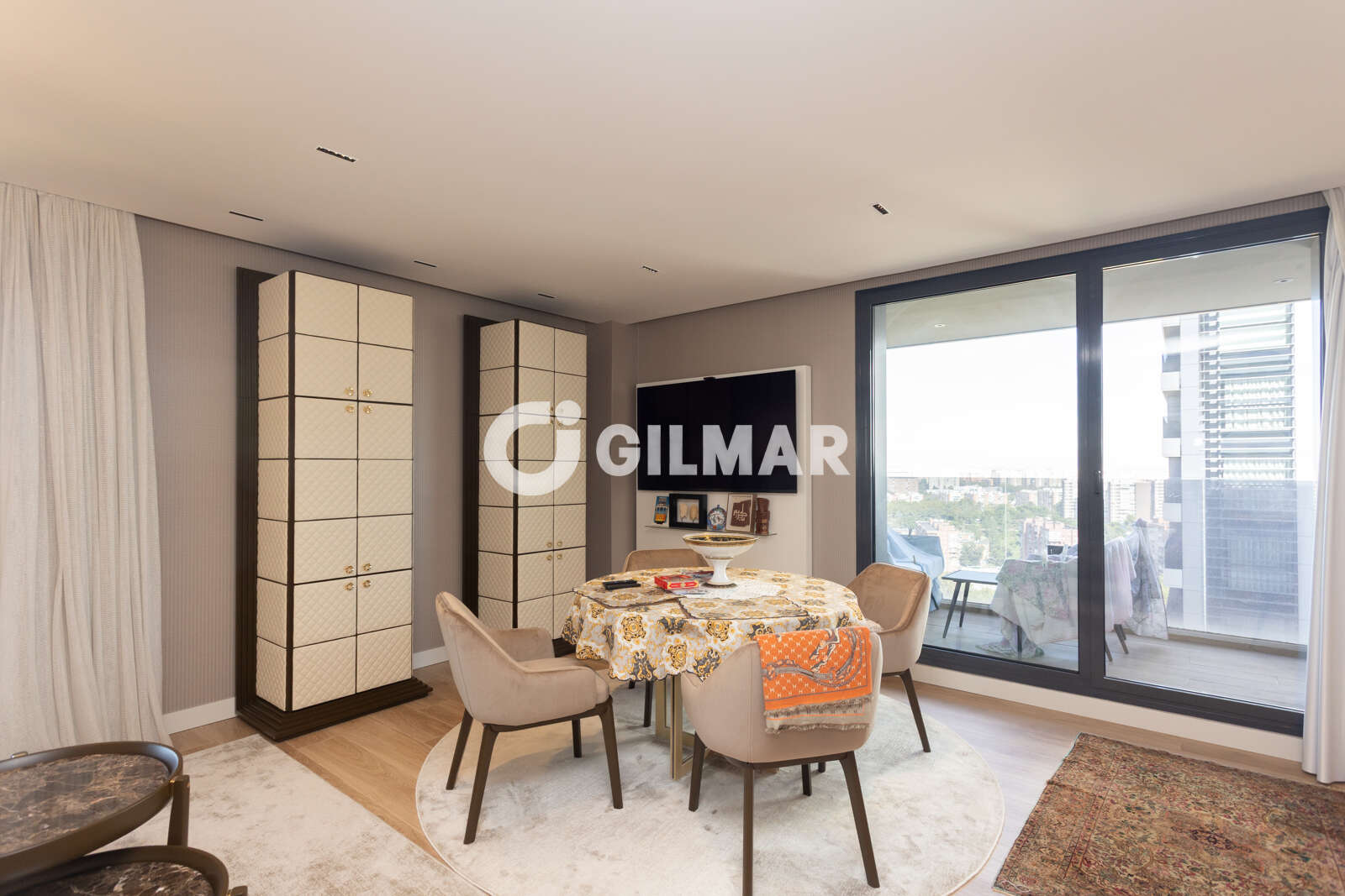Property slider Gilmar