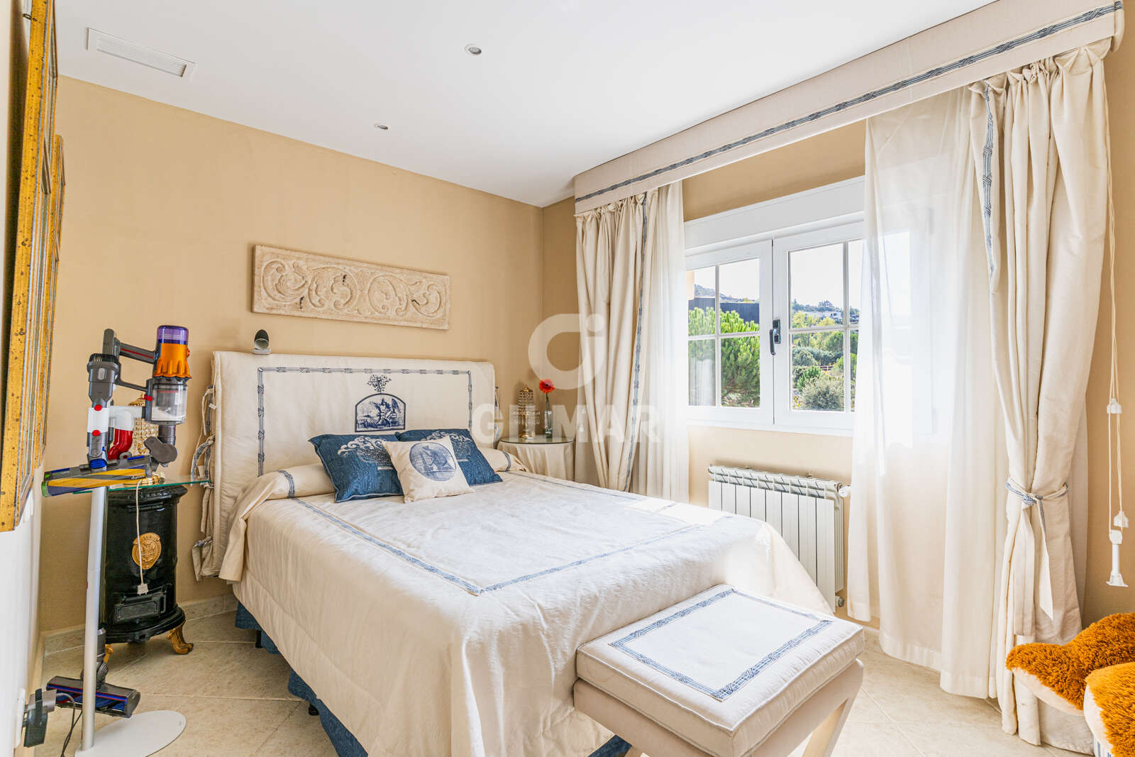Property slider Gilmar