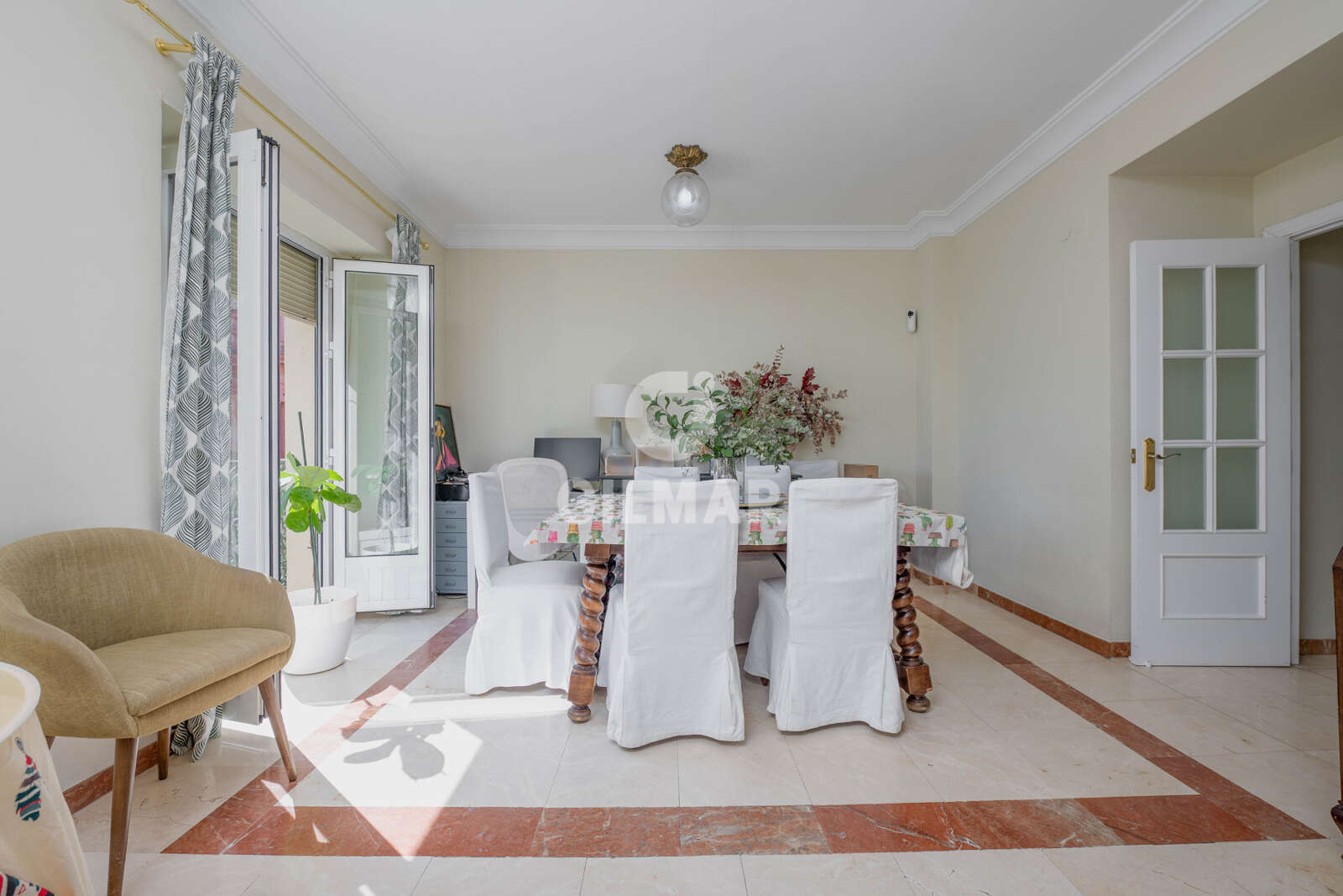 Property slider Gilmar