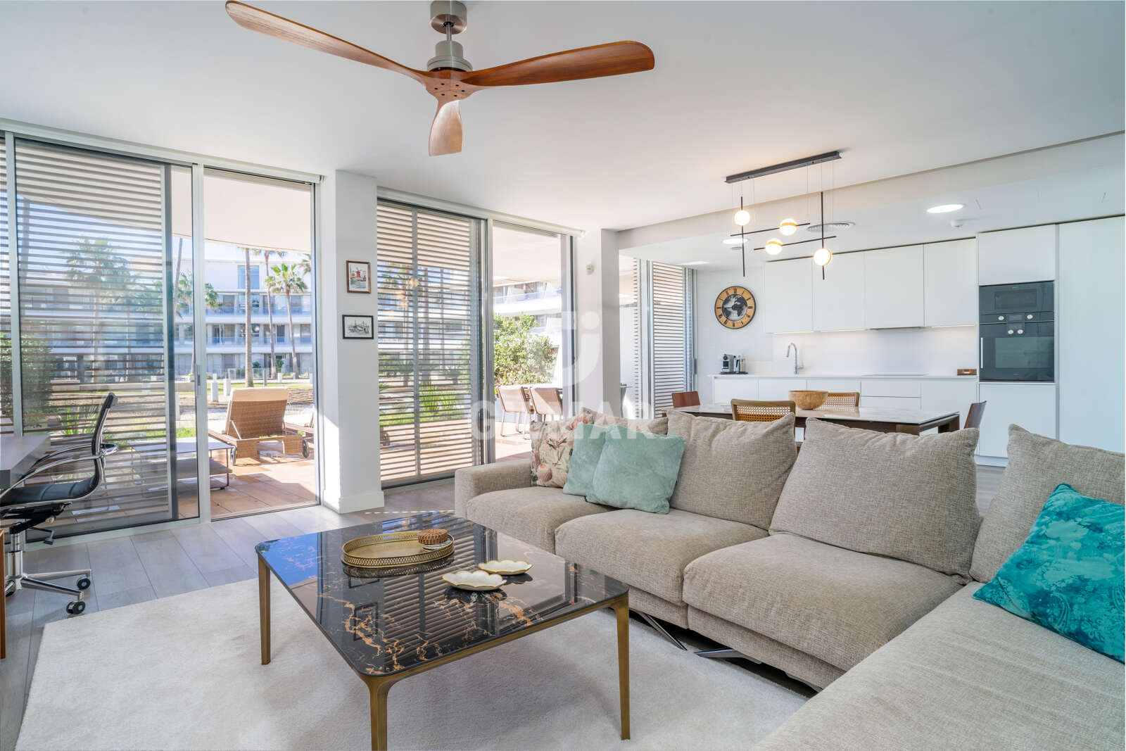 Property slider Gilmar