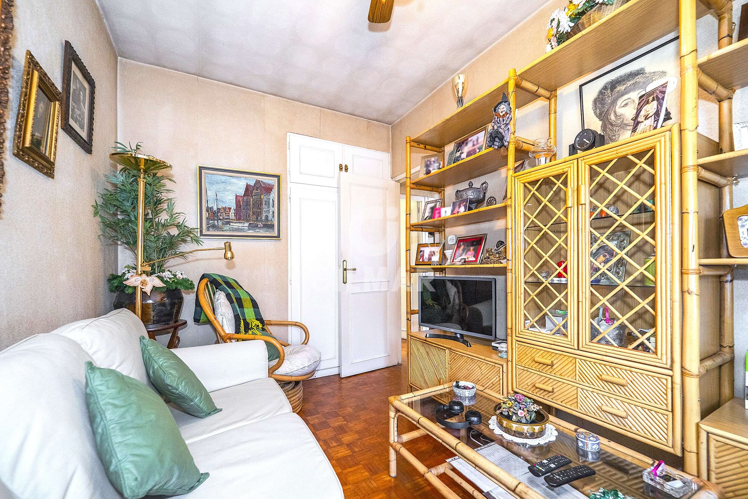 Photo of Semi-detached house
