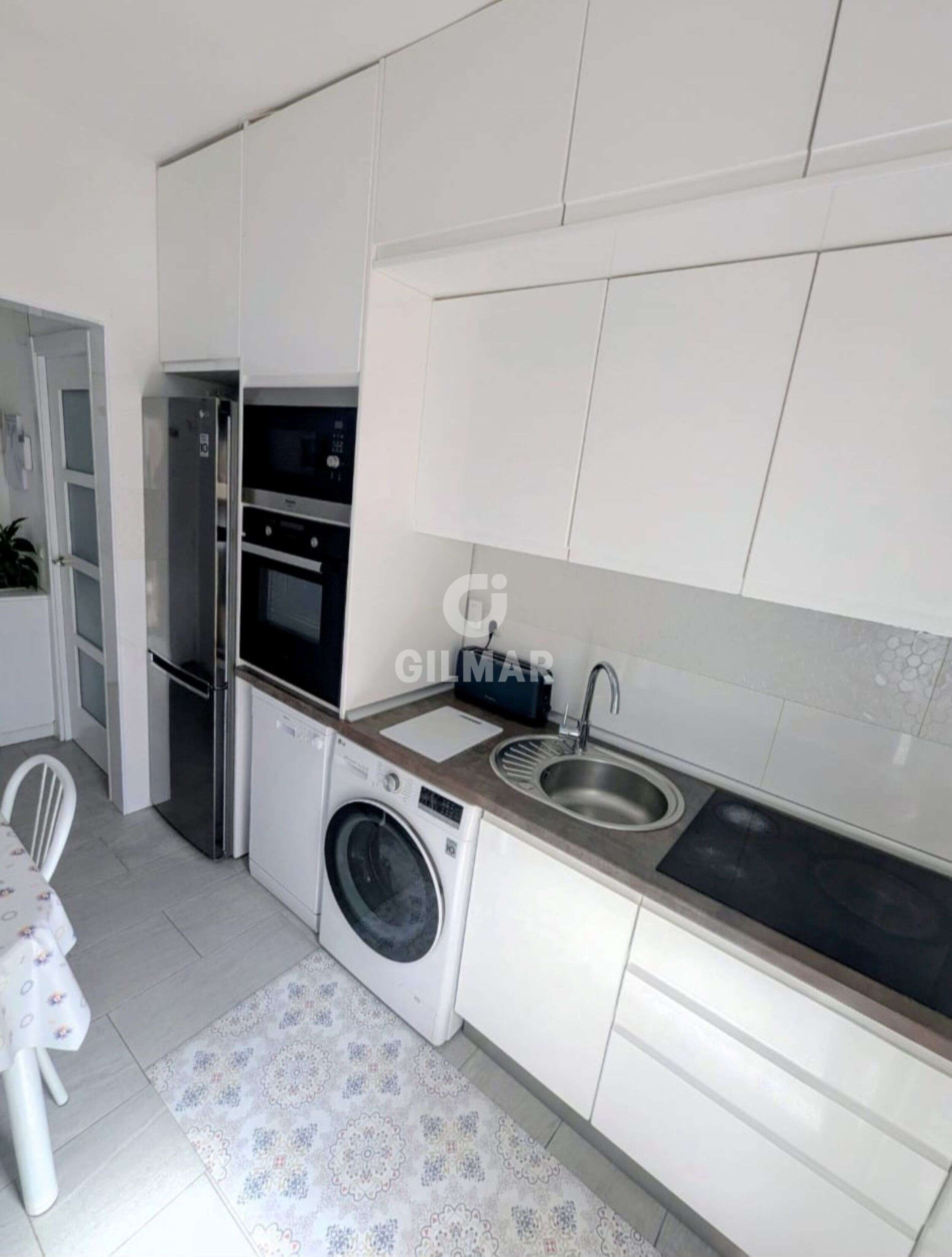 Photo of Semi-detached house