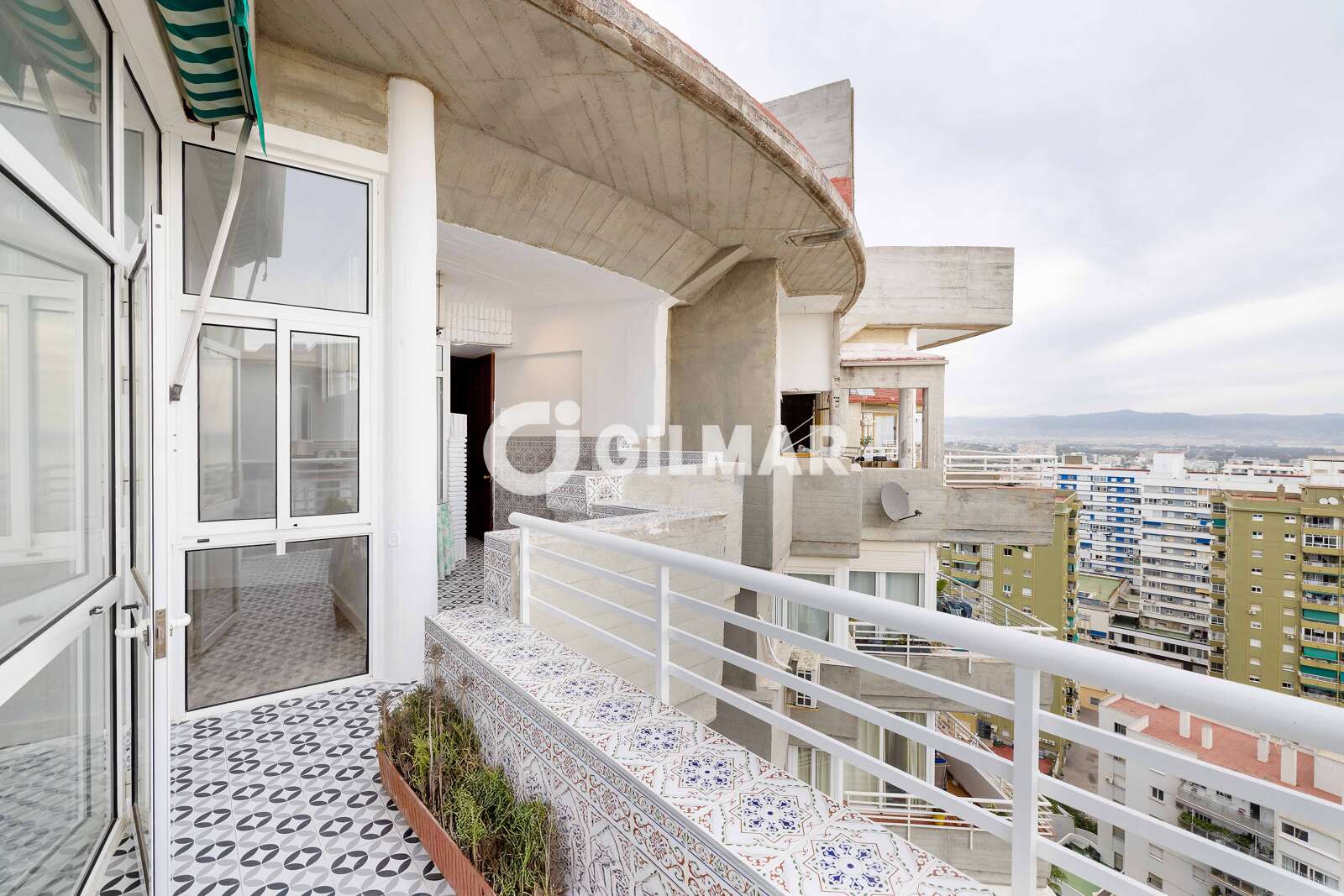 Property slider Gilmar