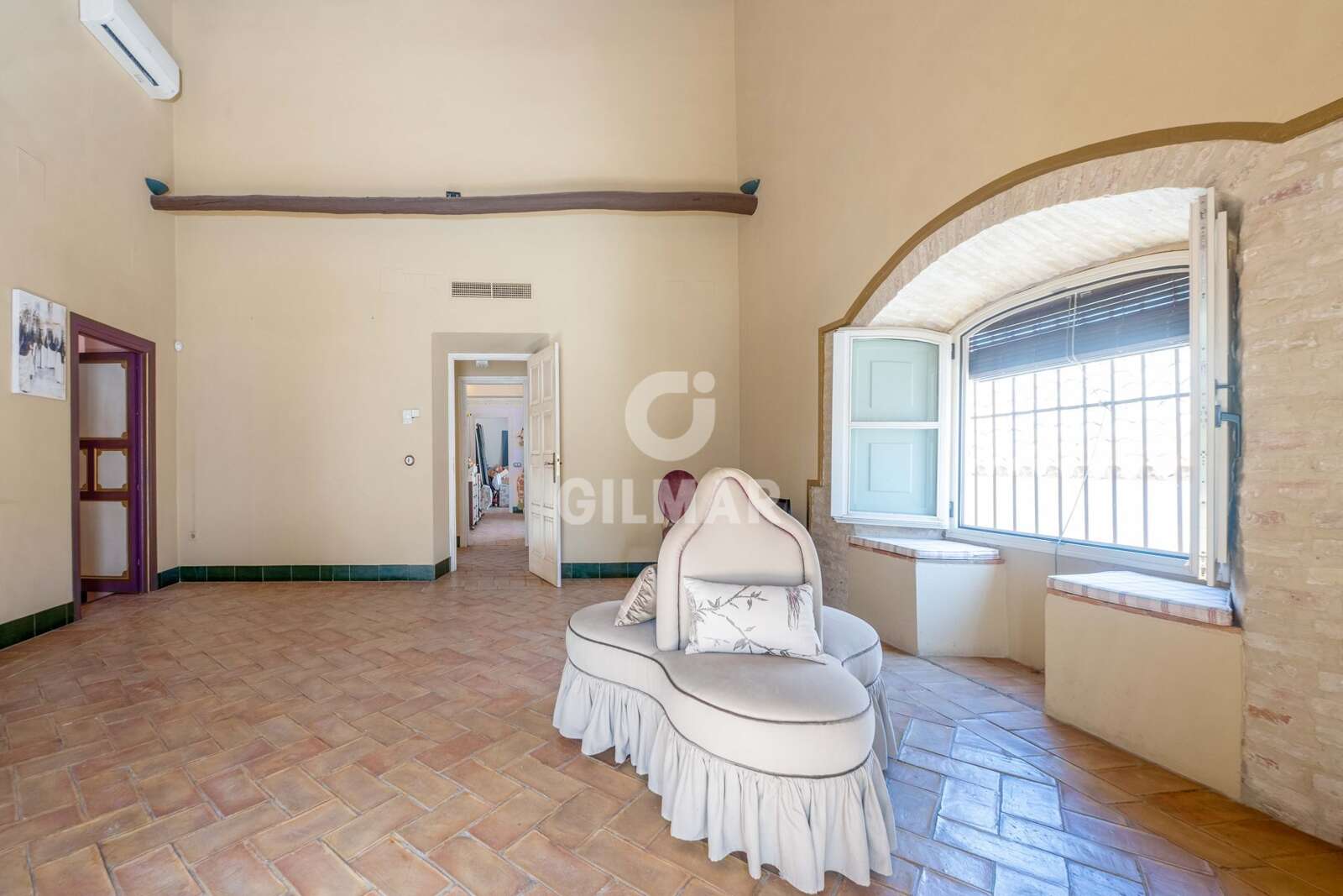 Property slider Gilmar