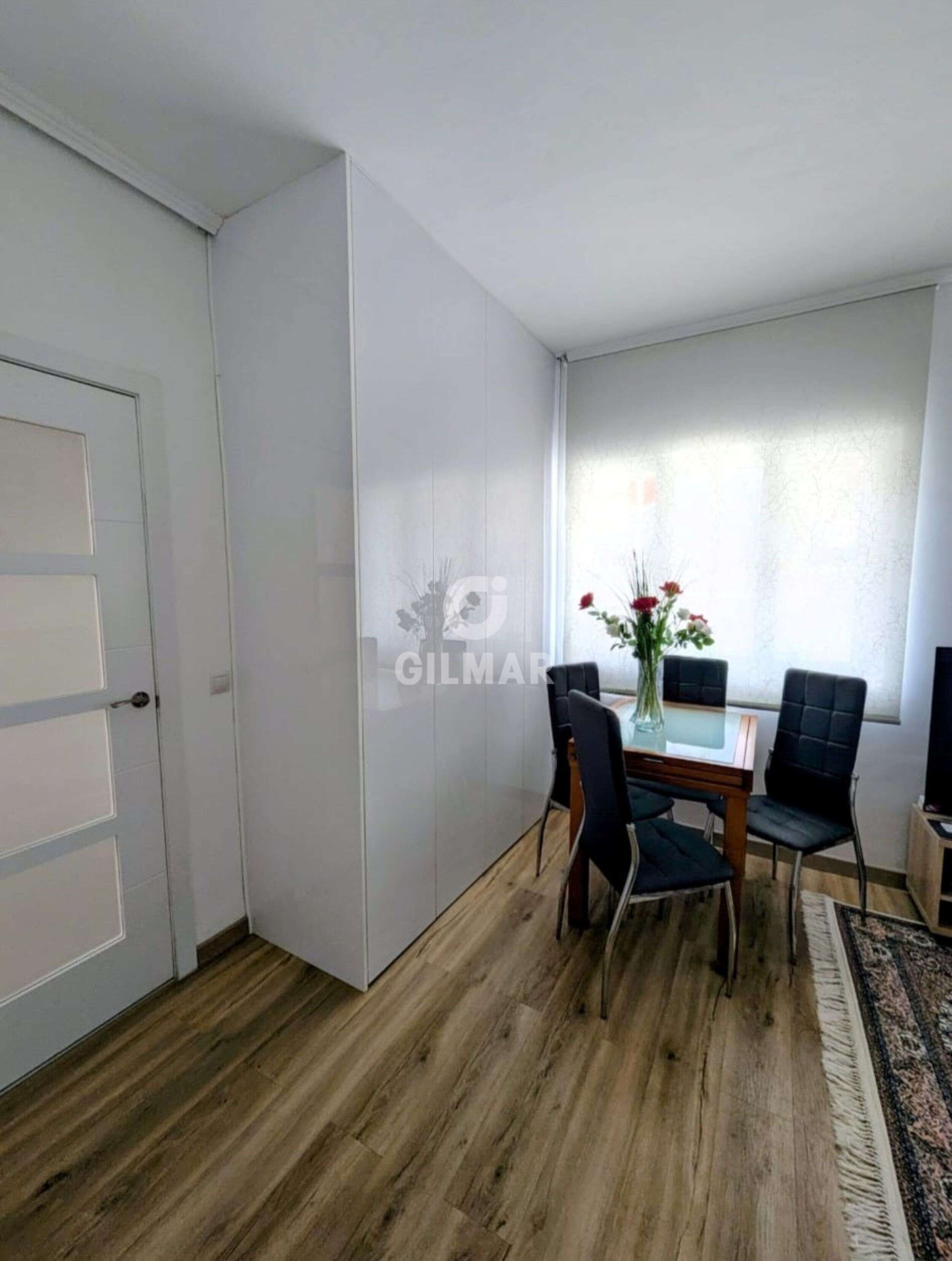 Photo of Semi-detached house