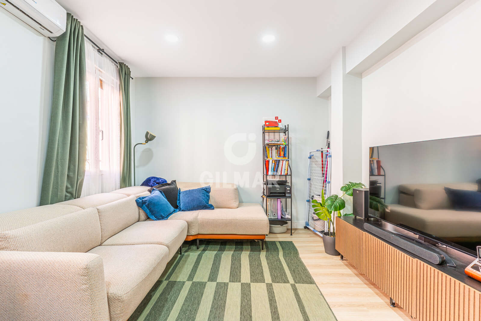 Property slider Gilmar