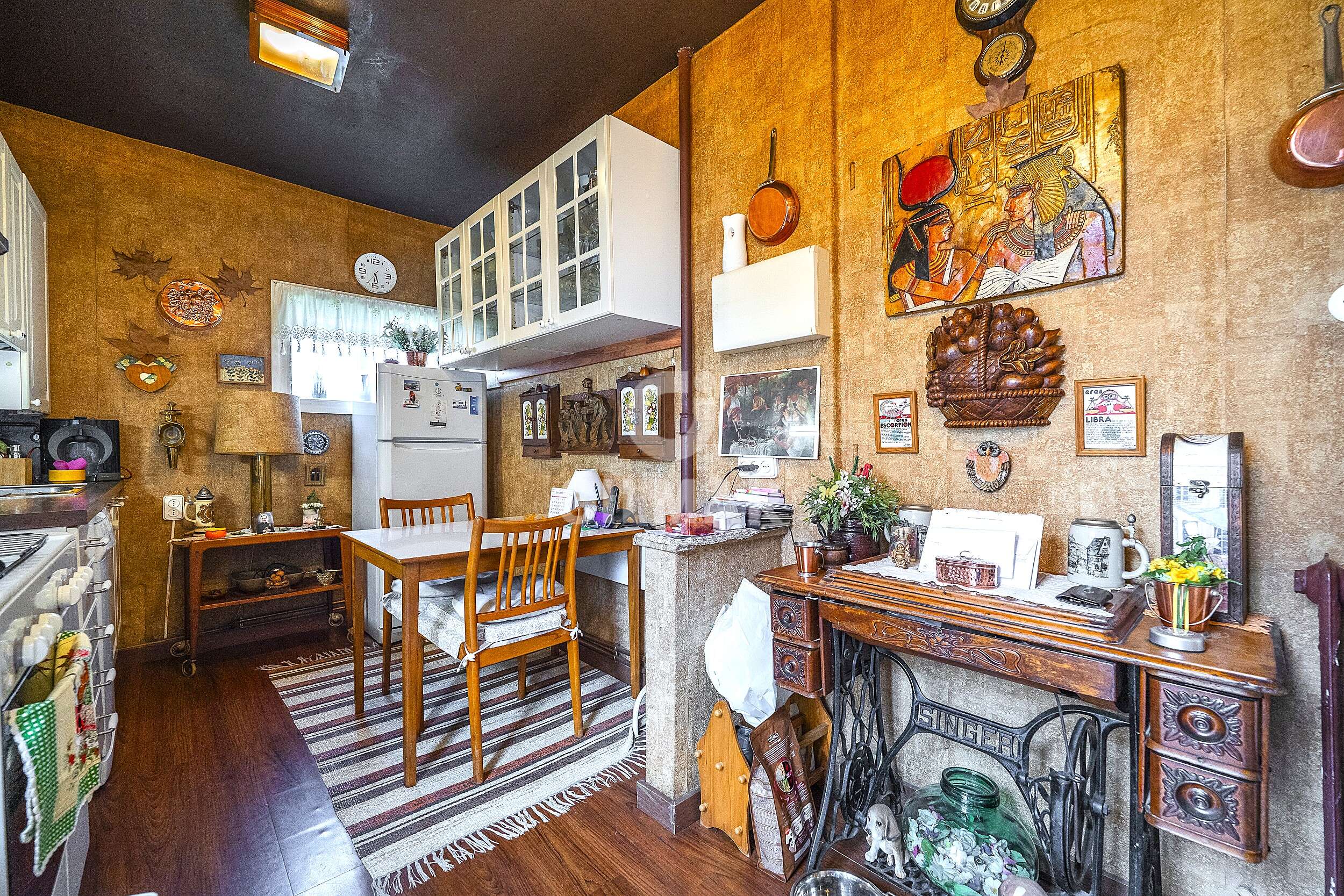 Photo of Semi-detached house