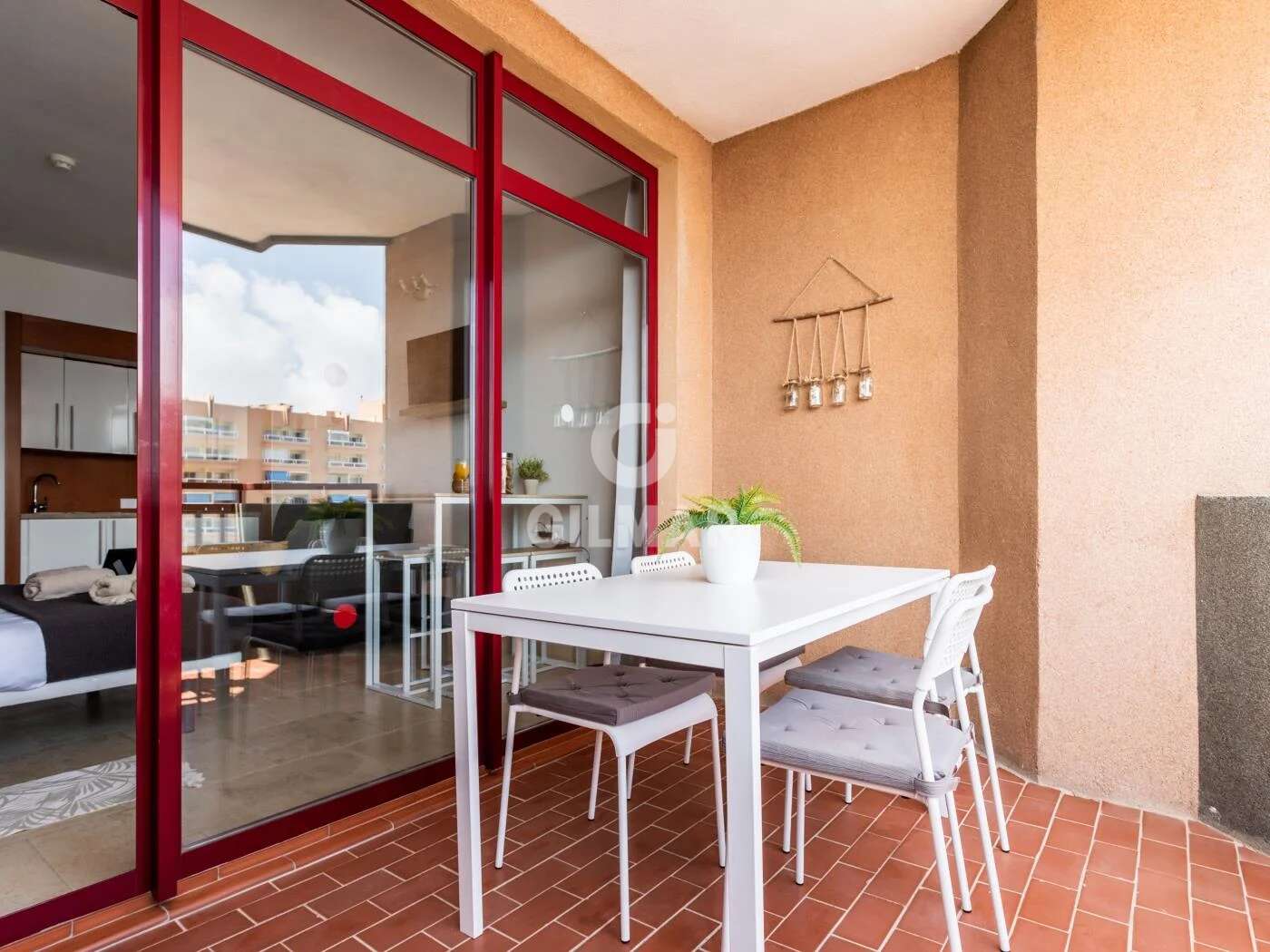 Property slider Gilmar