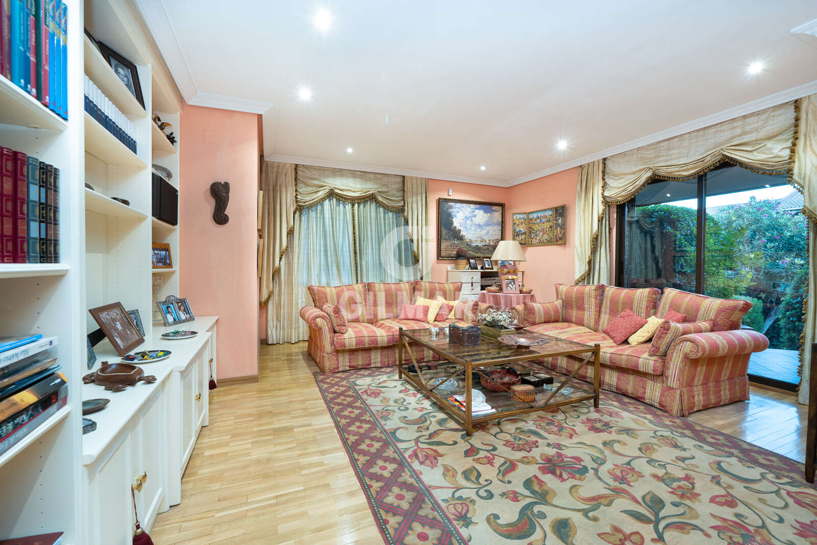 Property slider Gilmar