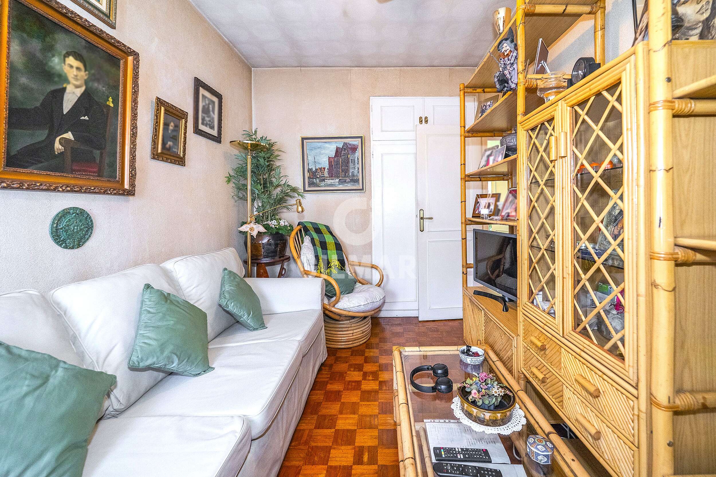 Photo of Semi-detached house