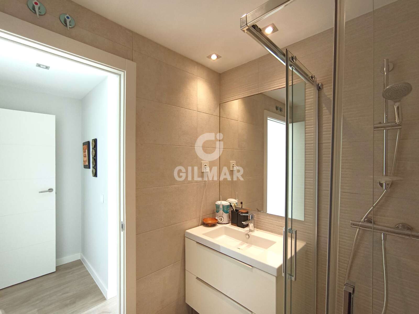 Property slider Gilmar