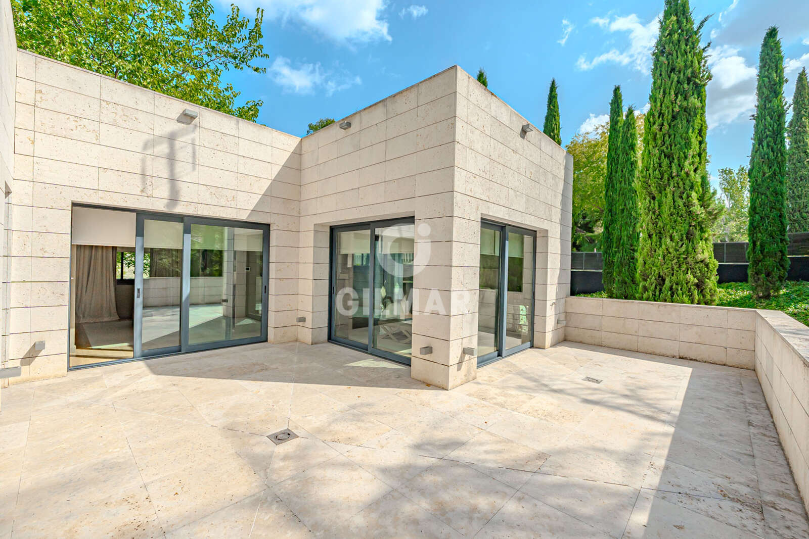 Property slider Gilmar