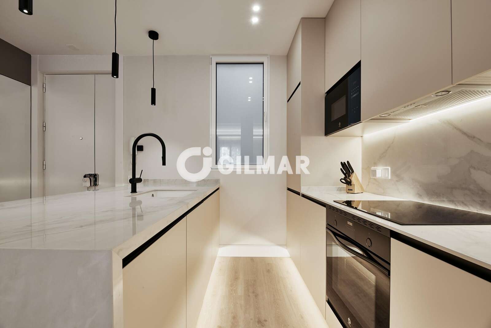 Property slider Gilmar