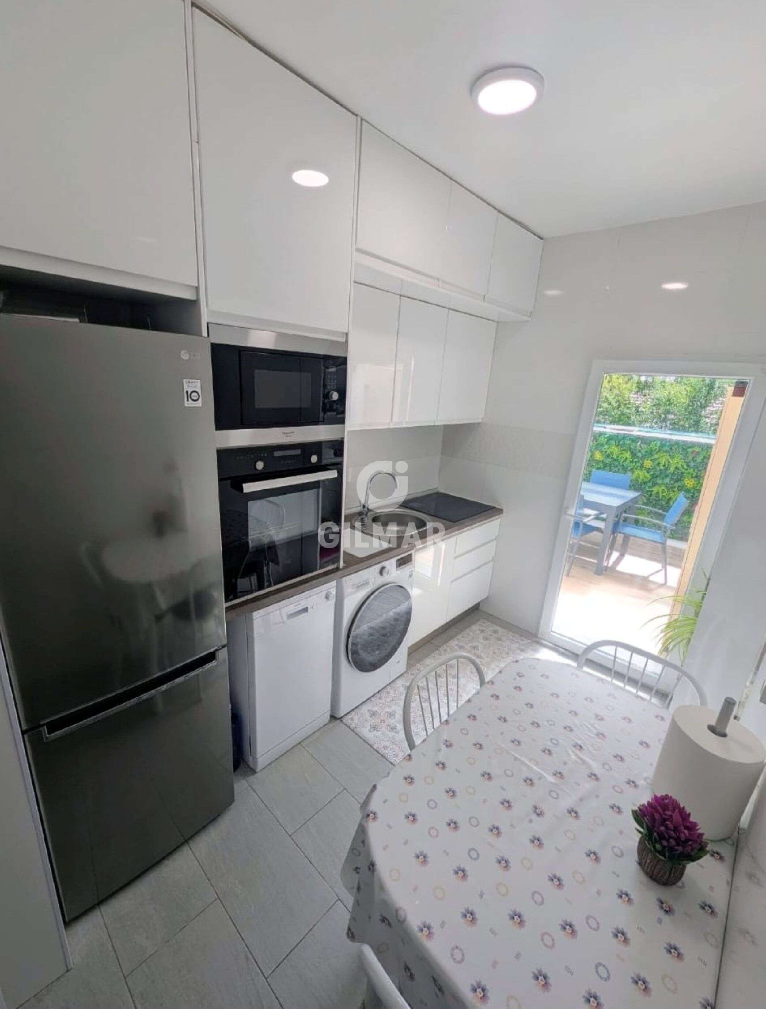 Photo of Semi-detached house