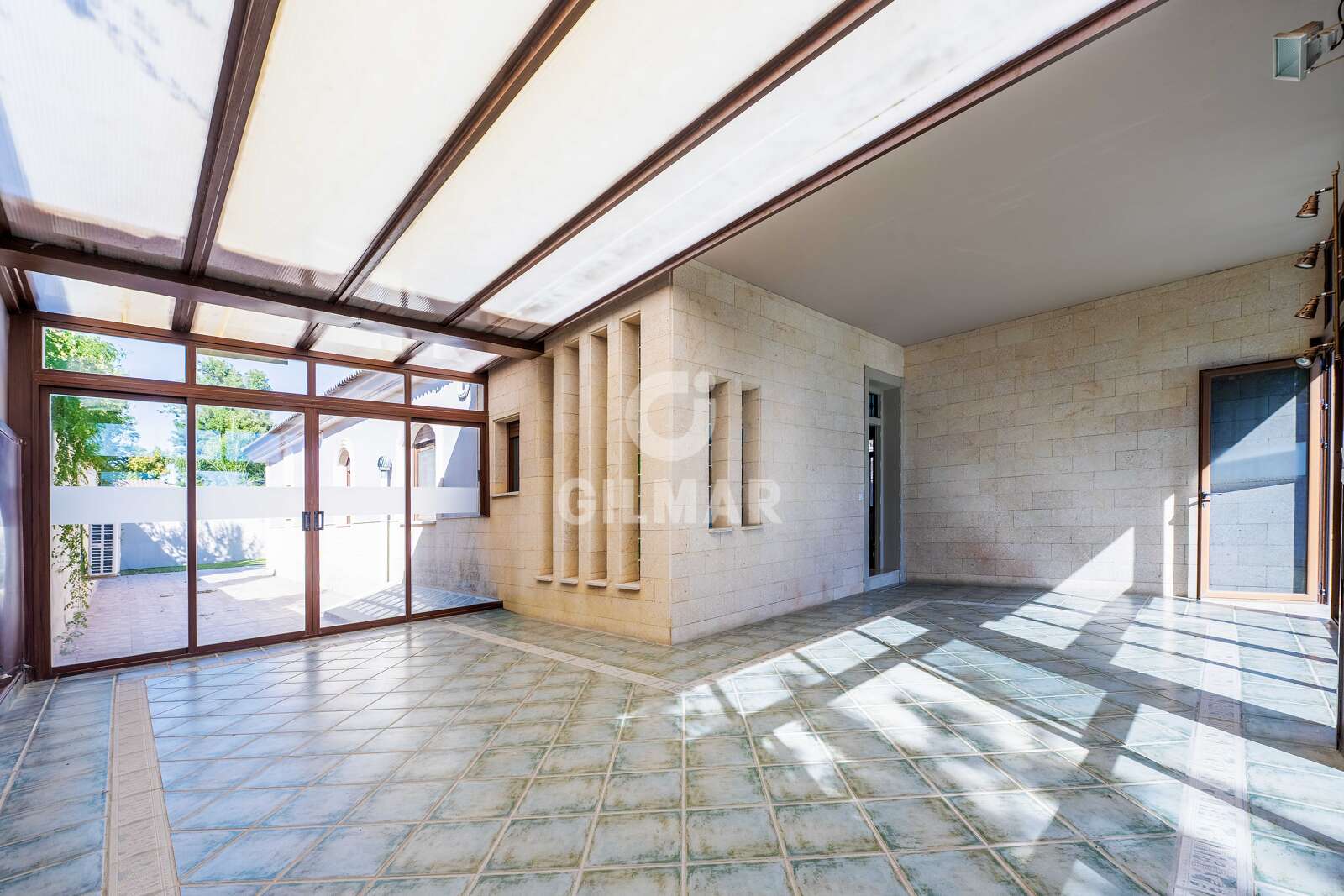 Property slider Gilmar