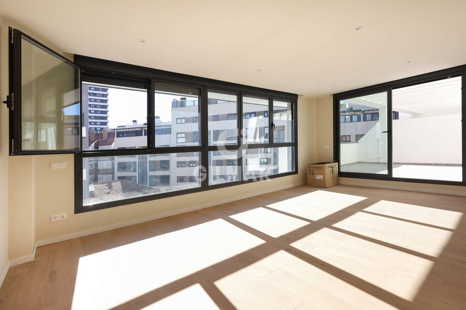 Property slider Gilmar